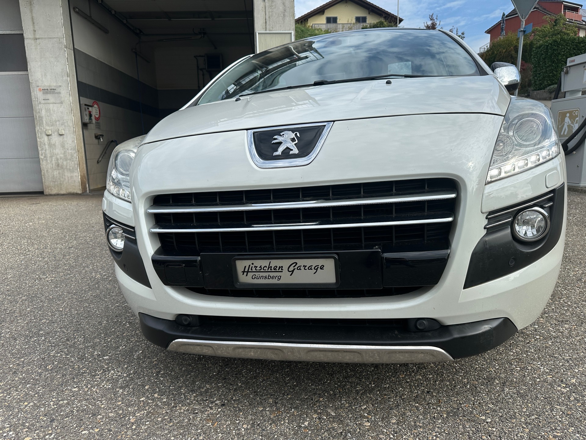 PEUGEOT 3008 HYbrid4 2.0 HDI EGS6-image-0