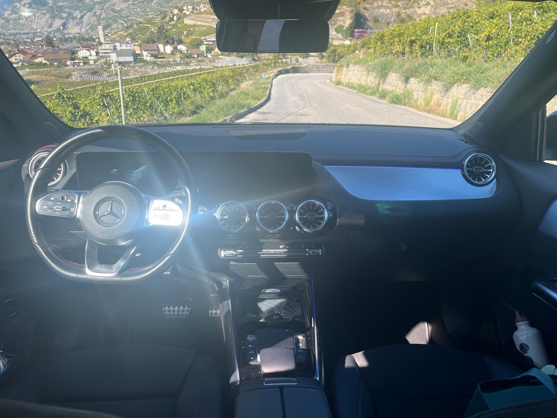 MERCEDES-BENZ EQA 250-image-5