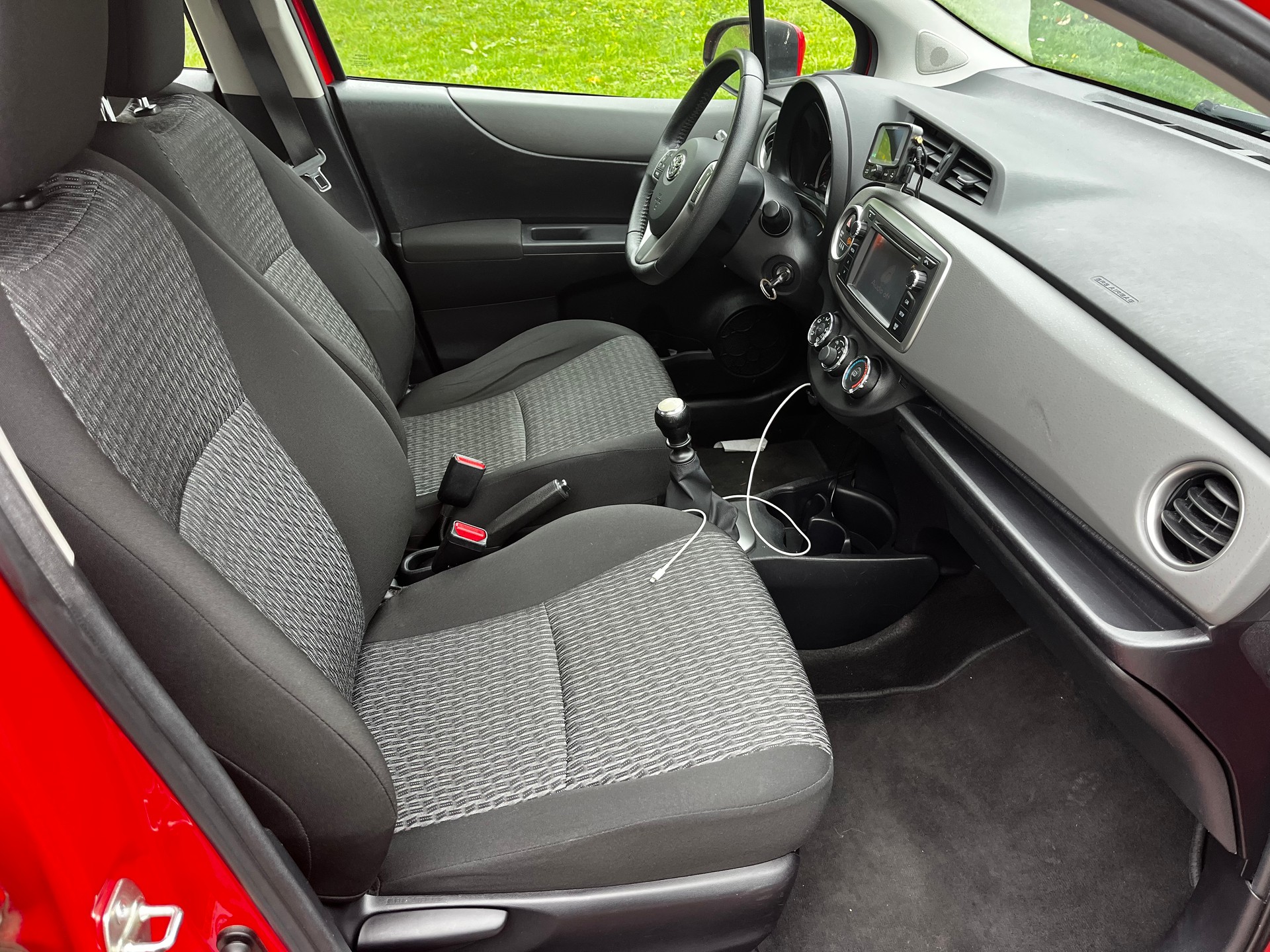 TOYOTA Yaris 1.33 Sol-image-10