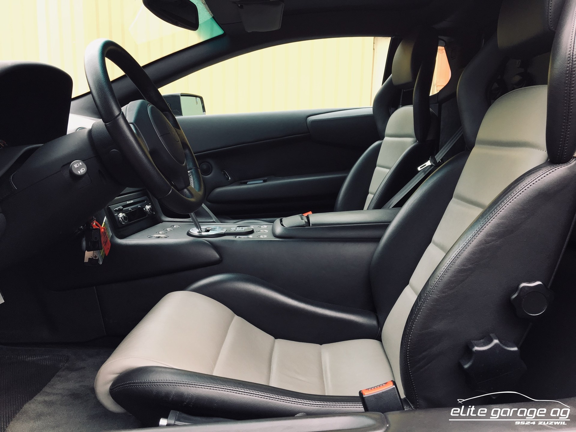 LAMBORGHINI Murciélago 6.2 Coupé-image-6