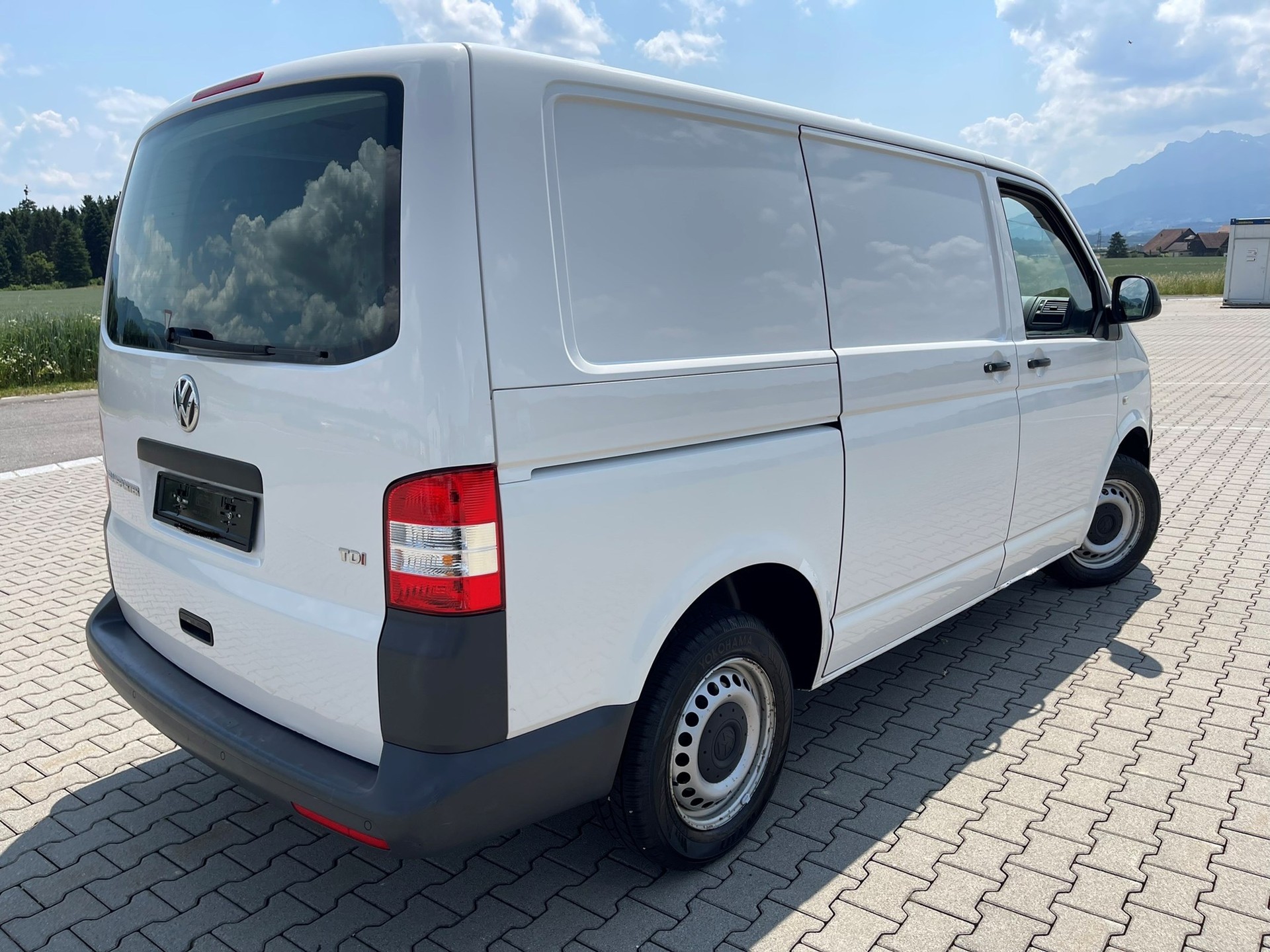 VW T5 2.0 TDI DSG-image-2