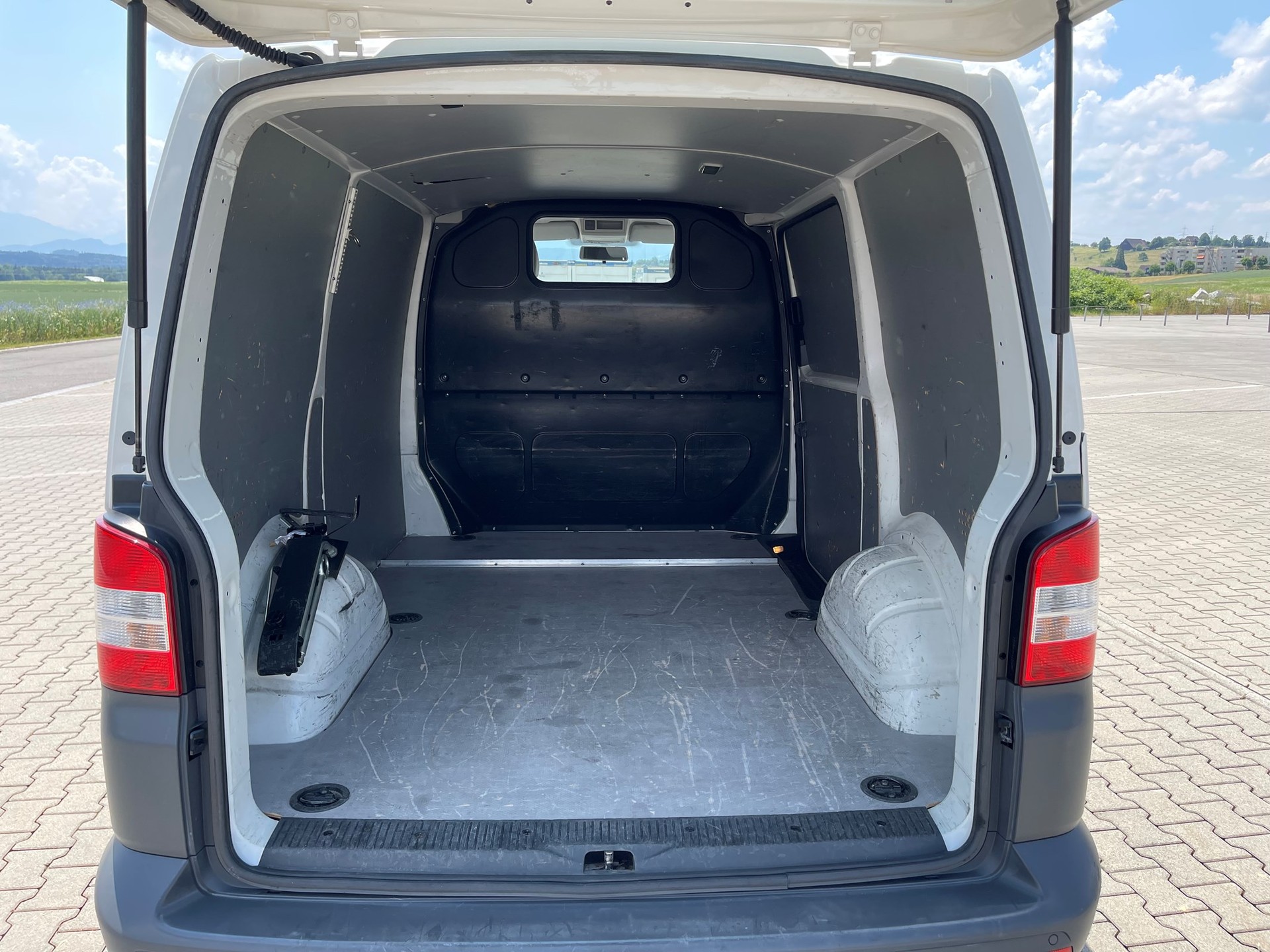 VW T5 2.0 TDI DSG-image-4