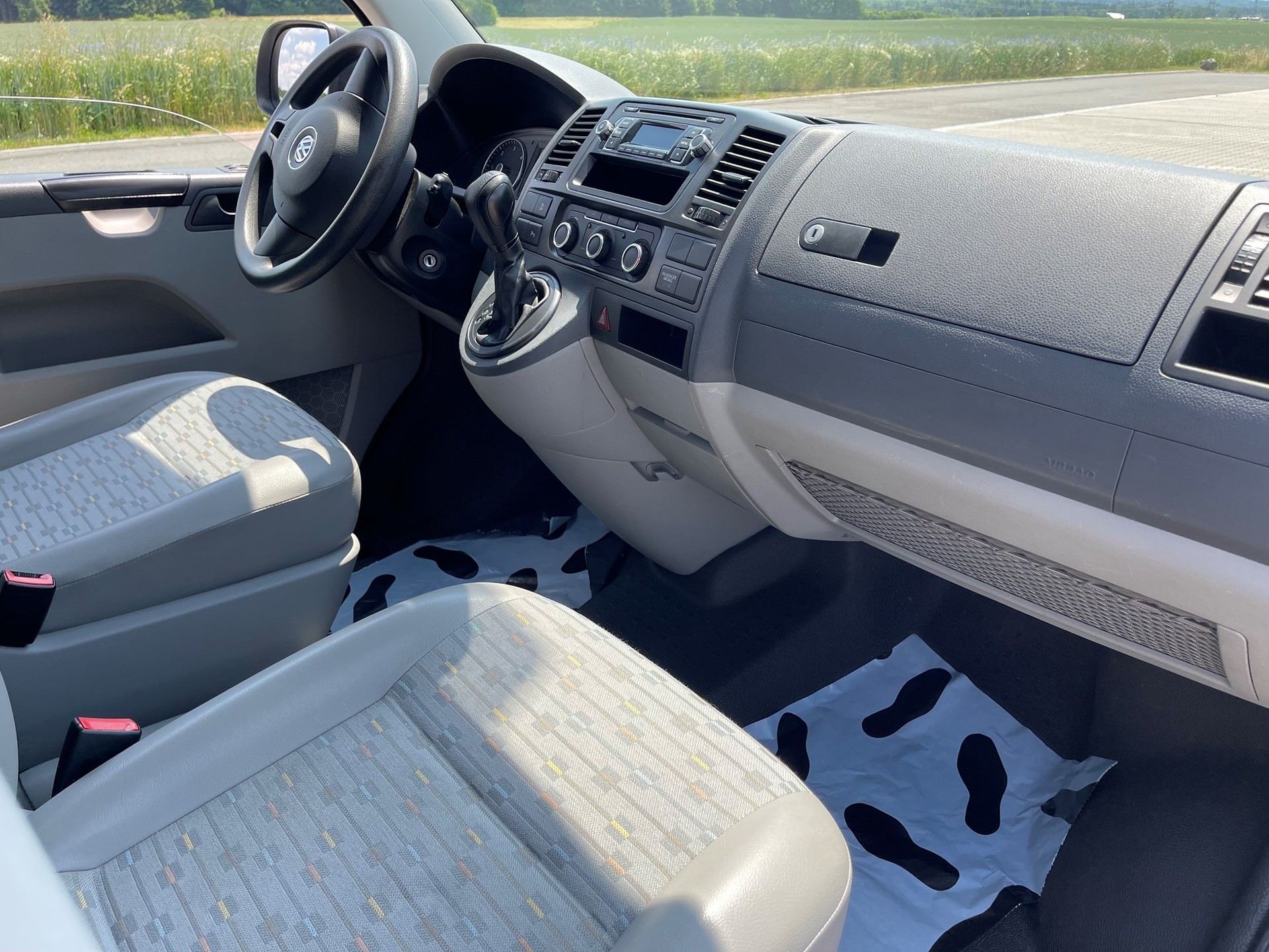 VW T5 2.0 TDI DSG-image-5