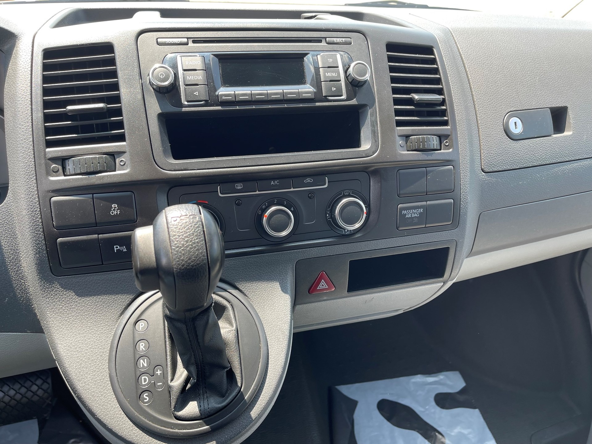 VW T5 2.0 TDI DSG-image-7