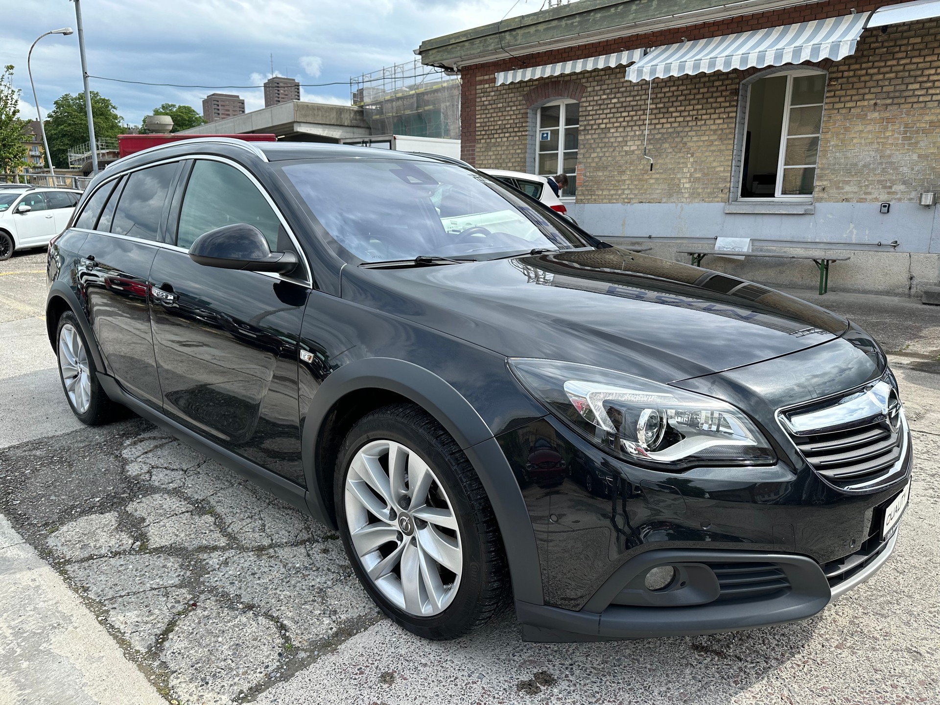 OPEL Insignia Country Tourer Excellence 2.0 Turbo 4WD Automatic-showroom-element-2