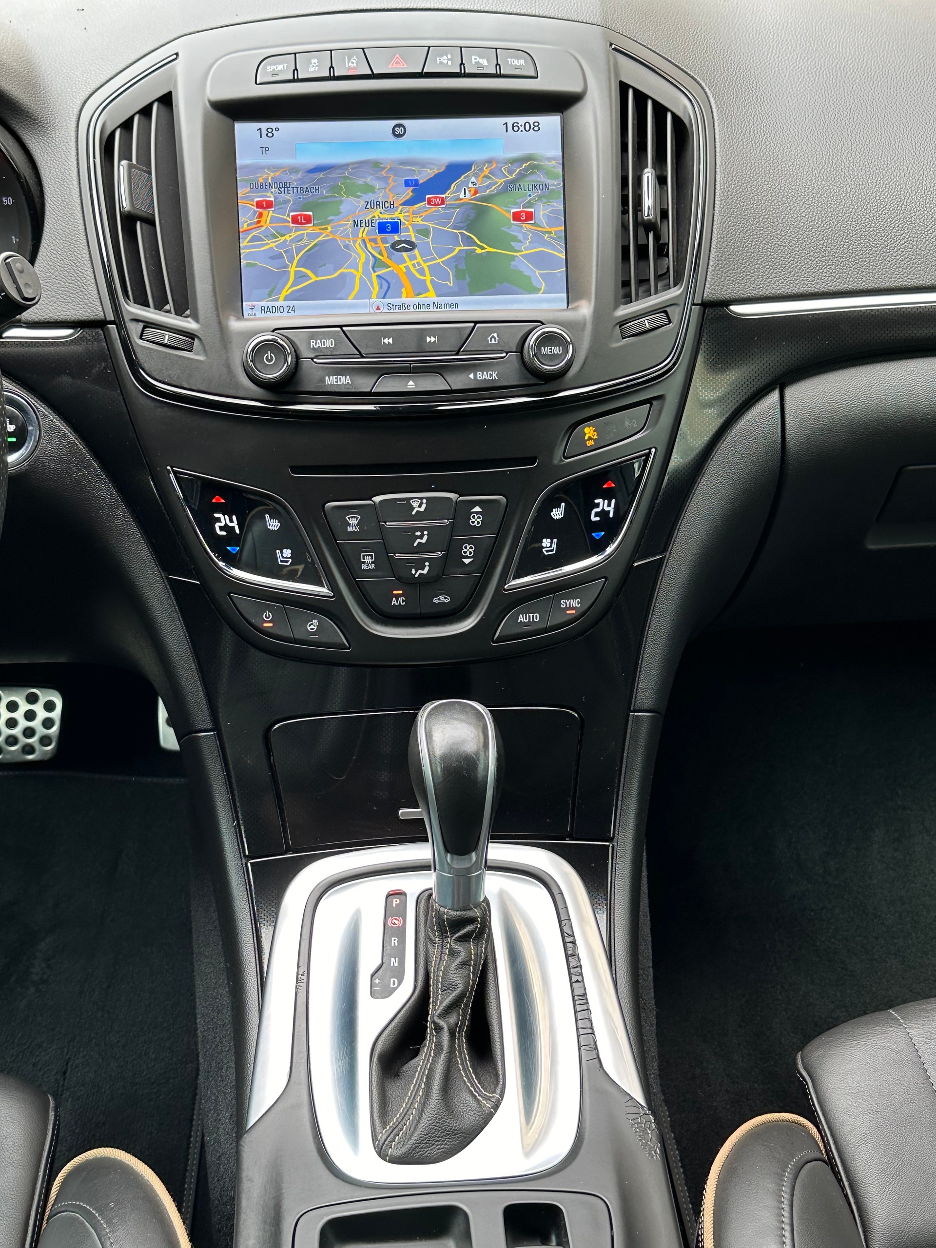 OPEL Insignia Country Tourer Excellence 2.0 Turbo 4WD Automatic-image-11