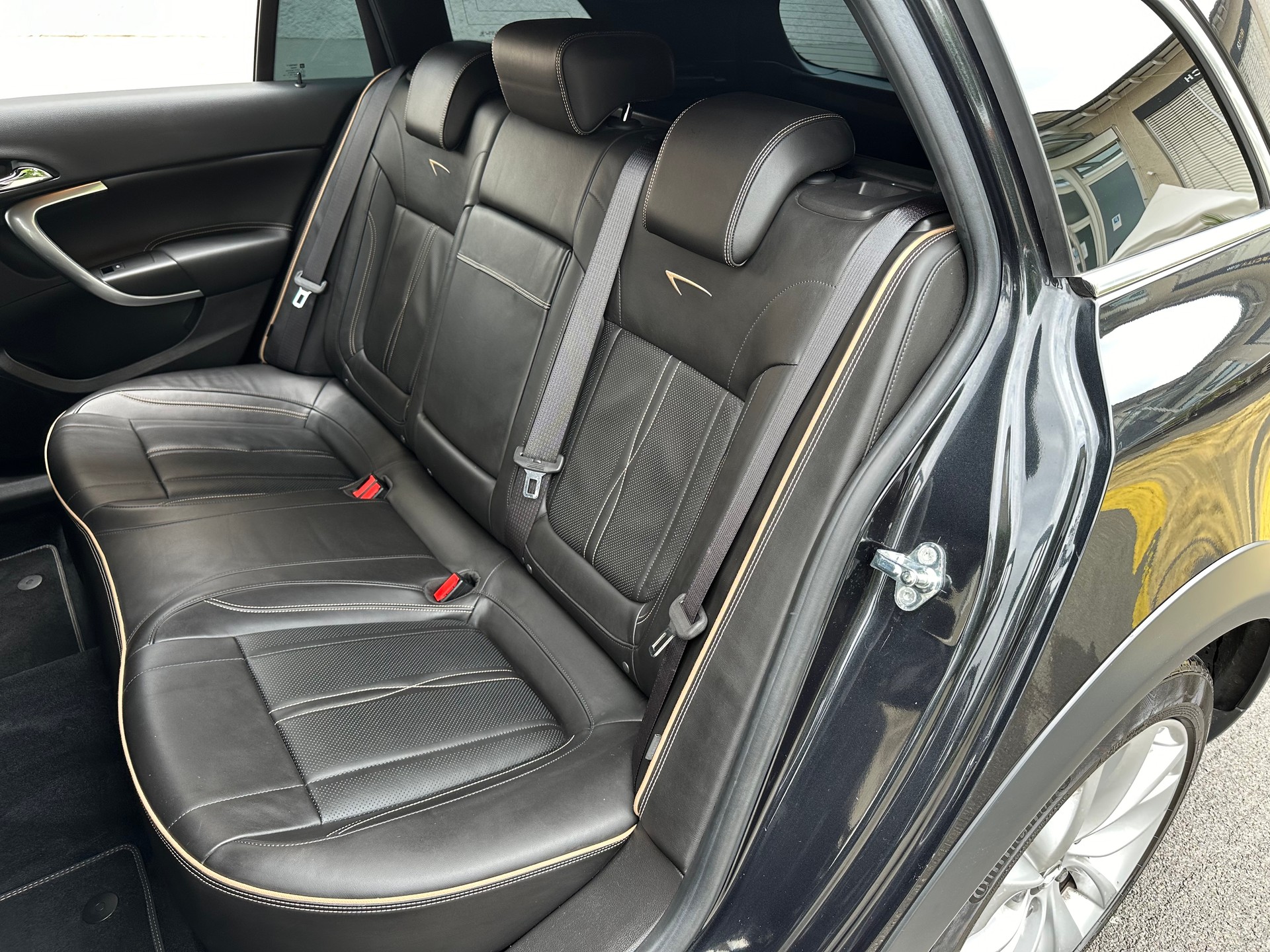OPEL Insignia Country Tourer Excellence 2.0 Turbo 4WD Automatic-image-15