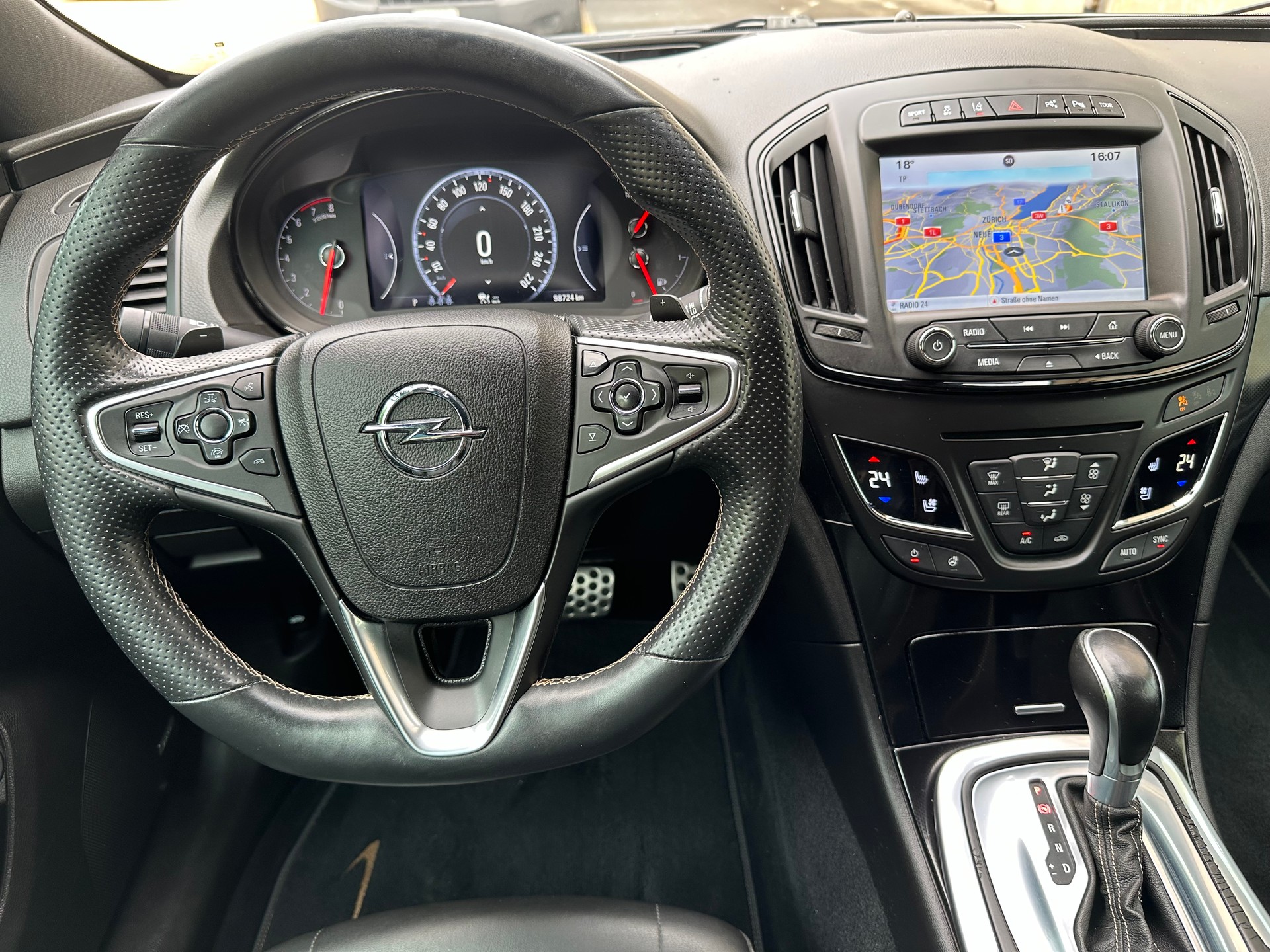 OPEL Insignia Country Tourer Excellence 2.0 Turbo 4WD Automatic-image-10