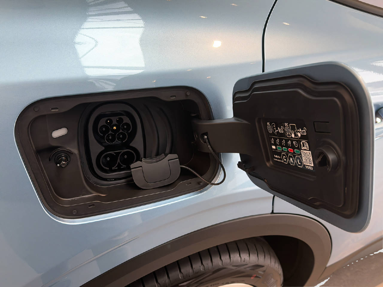 FORD Explorer Extended Range Premium-image-13