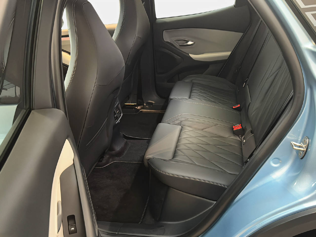 FORD Explorer Extended Range Premium-image-11