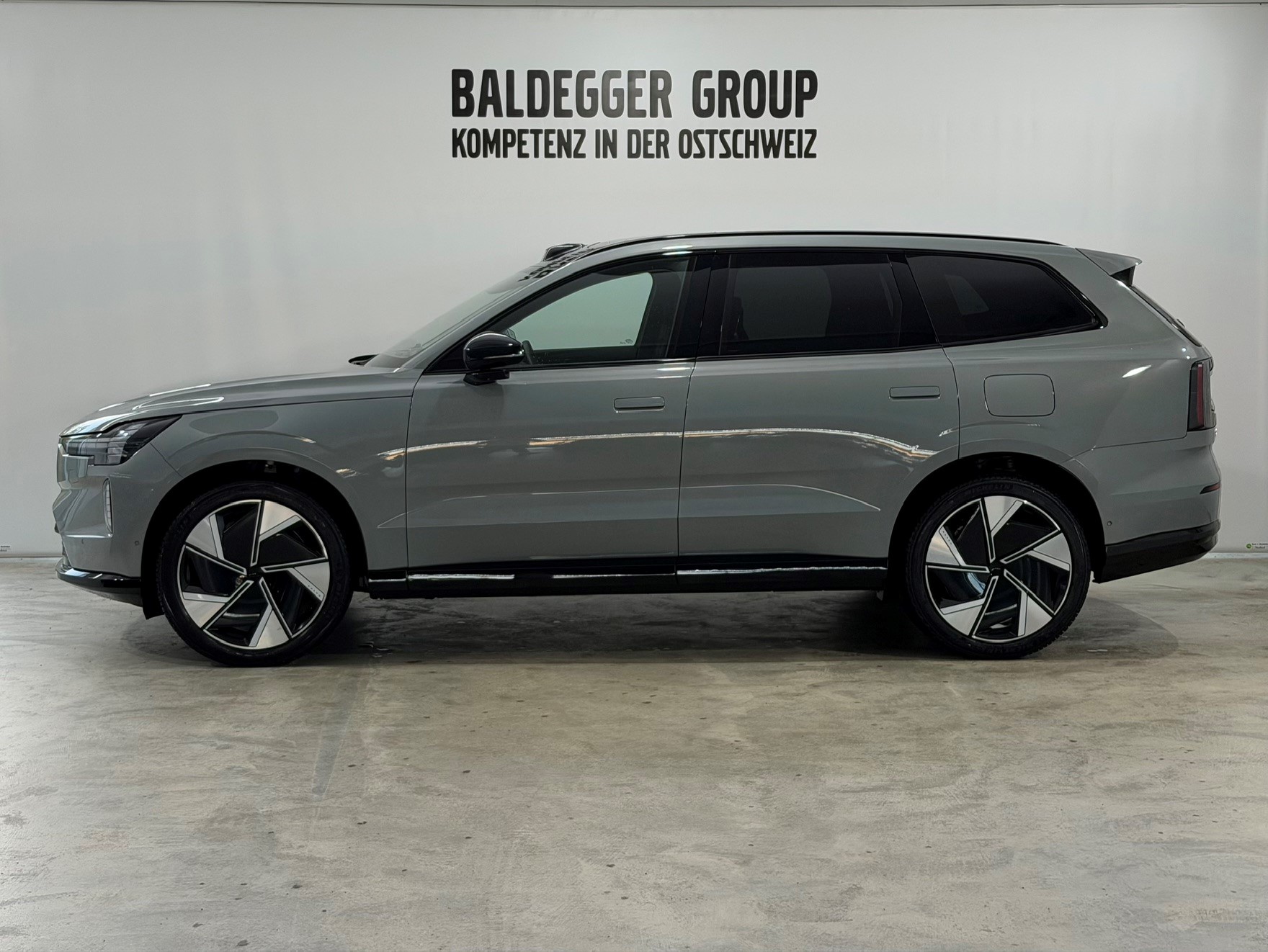 VOLVO EX 90 Twin Performance Ultra AWD-image-2