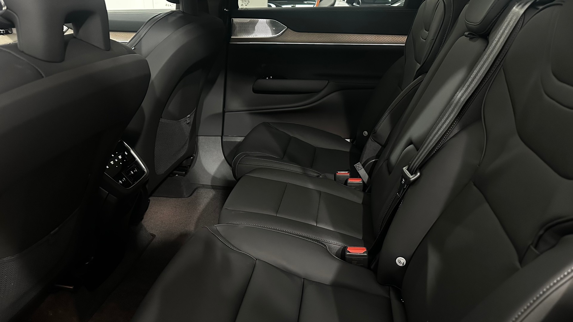 VOLVO EX 90 Twin Performance Ultra AWD-image-5