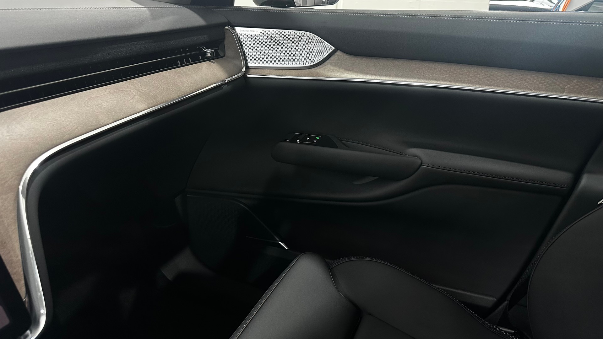 VOLVO EX 90 Twin Performance Ultra AWD-image-10