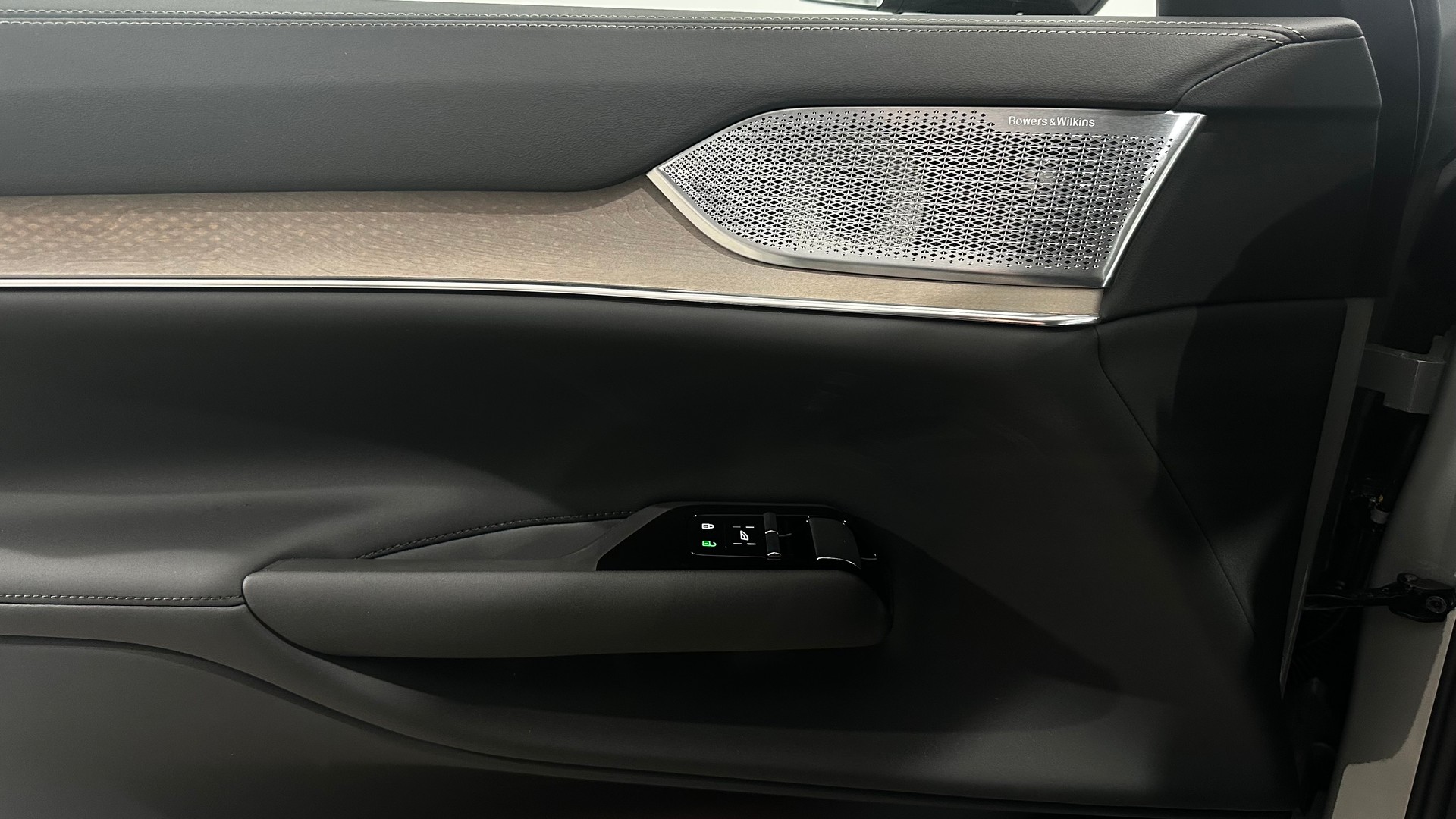 VOLVO EX 90 Twin Performance Ultra AWD-image-14