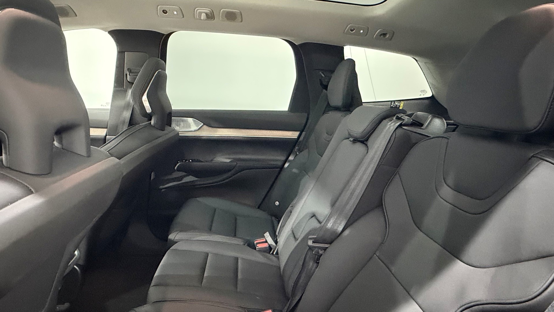 VOLVO EX 90 Twin Performance Ultra AWD-image-6