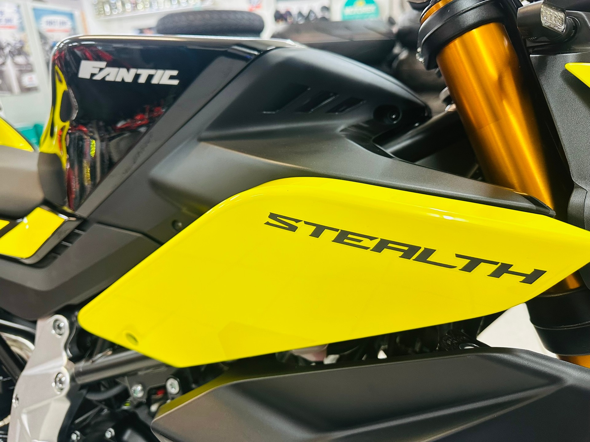 FANTIC STEALTH 125-image-4