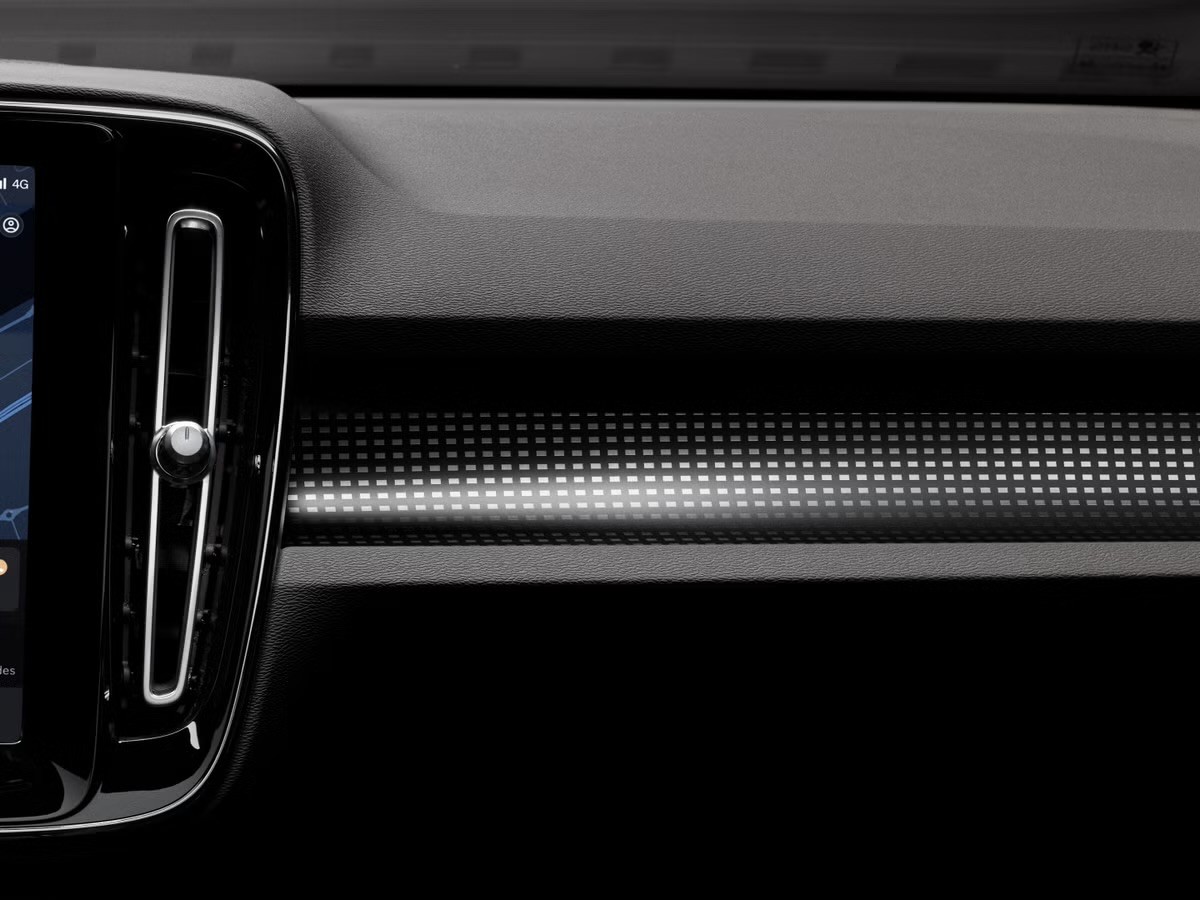 VOLVO Volvo XC40 B4 MH Plus Dark – 2024 - Onyx Black Edition-image-6