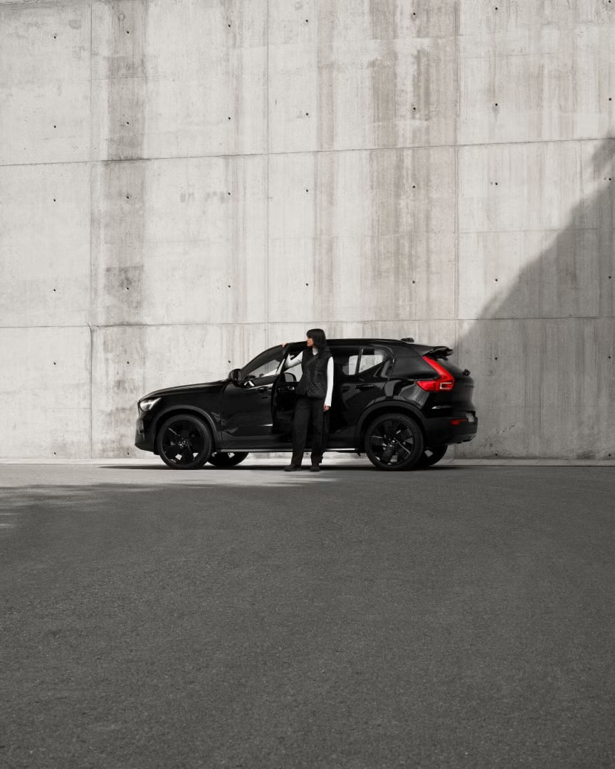 VOLVO Volvo XC40 B4 MH Plus Dark – 2024 - Onyx Black Edition-image-0