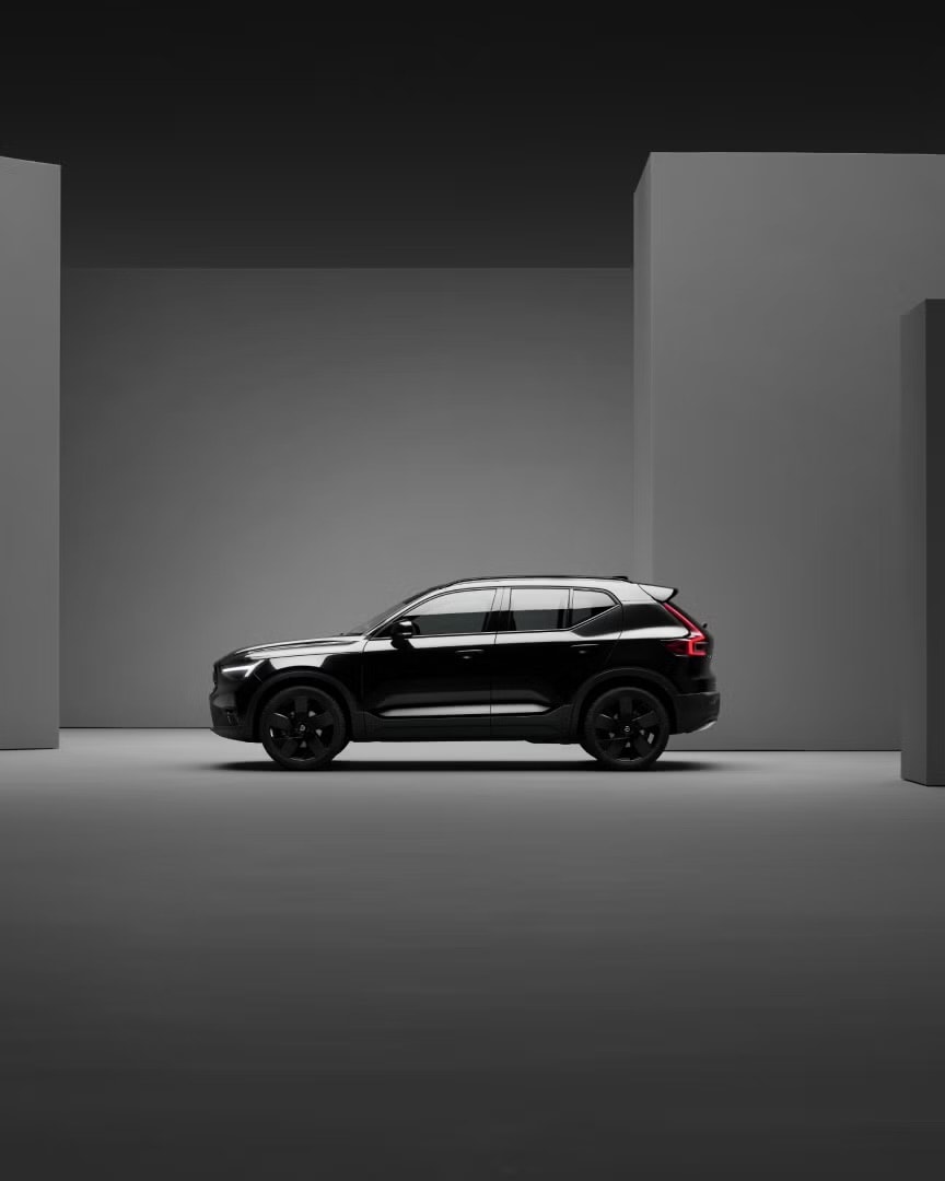 VOLVO Volvo XC40 B4 MH Plus Dark – 2024 - Onyx Black Edition-image-3