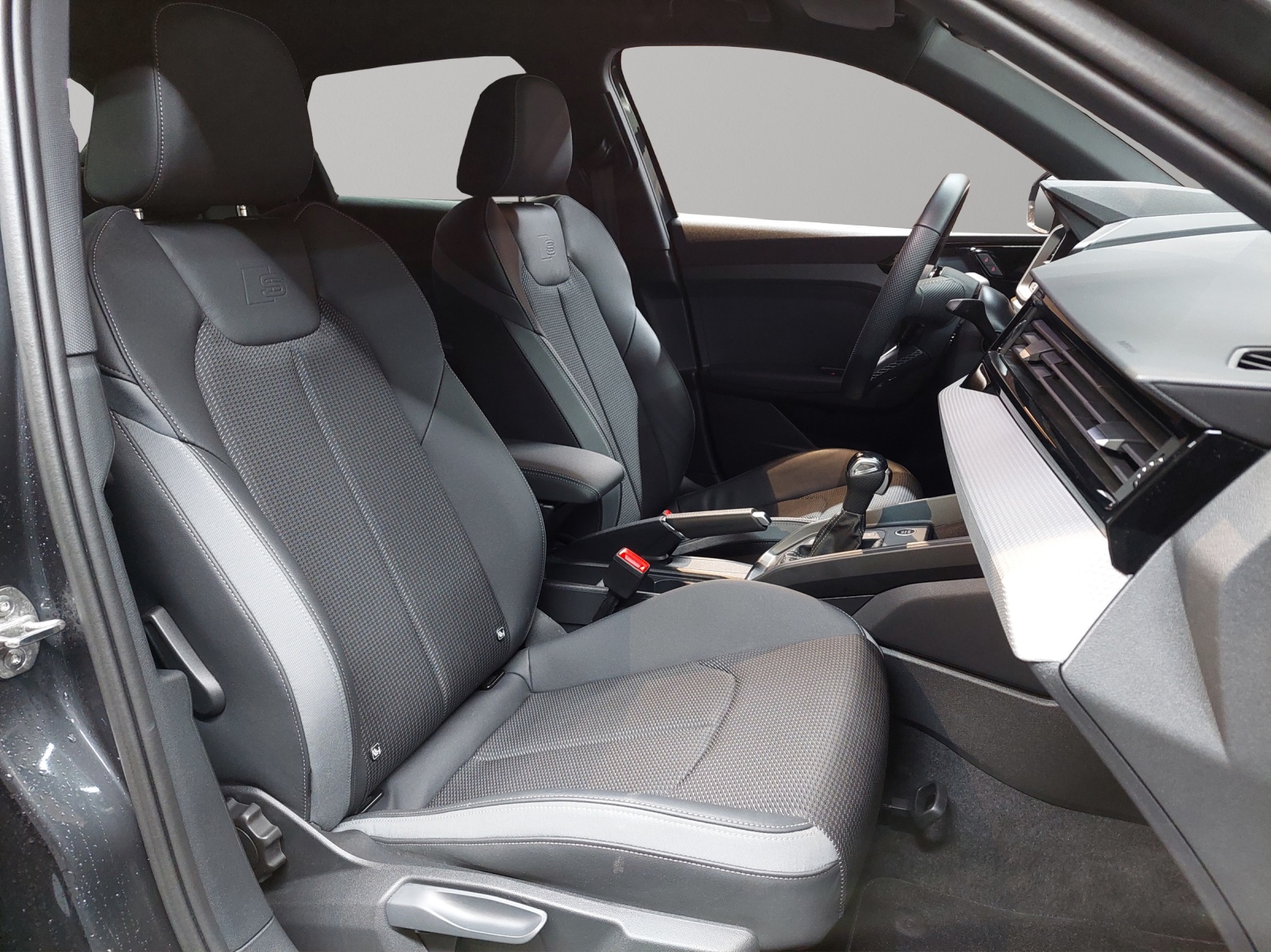 AUDI A1 Sportback 35 TFSI S-tronic-image-8