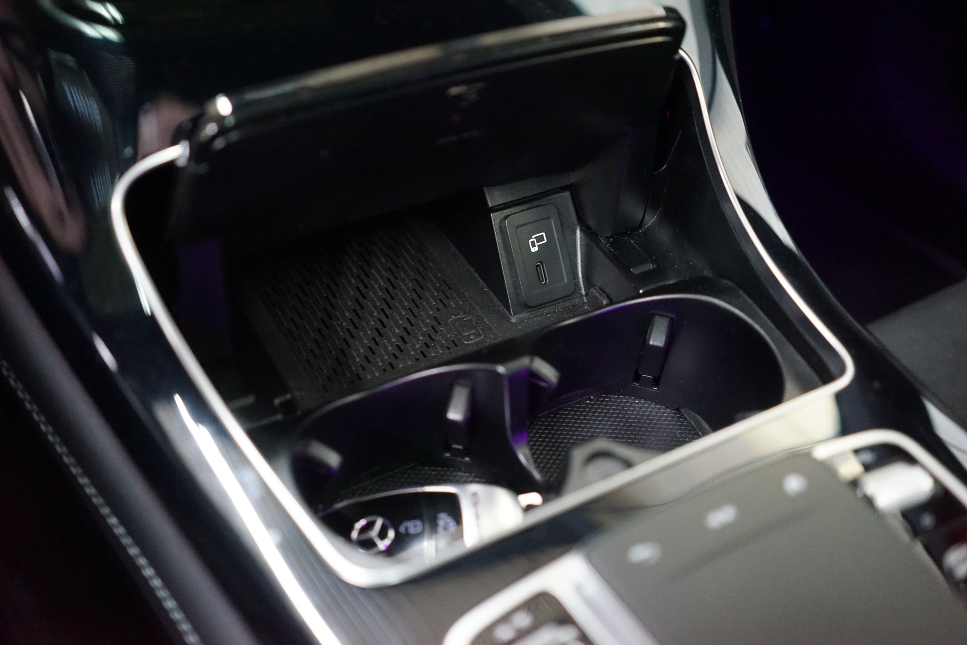MERCEDES-BENZ GLC 63 AMG 4Matic 9G-Tronic-image-19