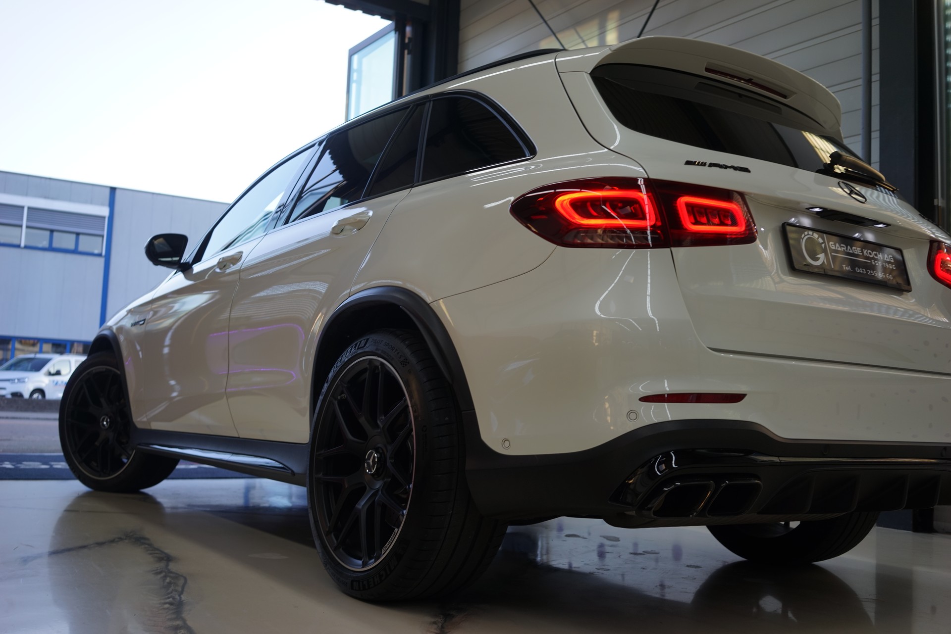 MERCEDES-BENZ GLC 63 AMG 4Matic 9G-Tronic-image-5