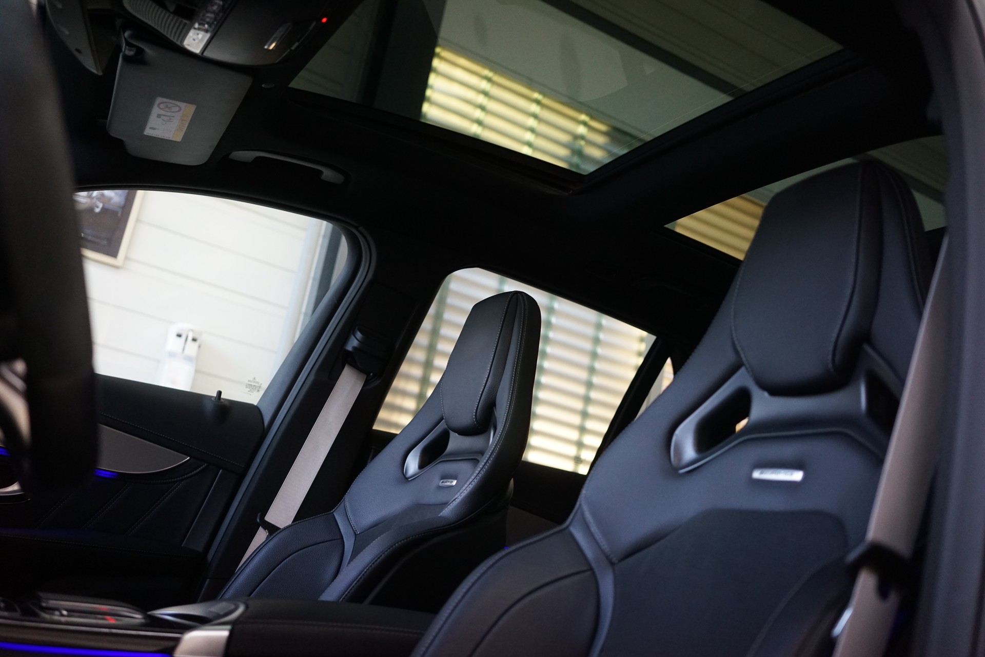 MERCEDES-BENZ GLC 63 AMG 4Matic 9G-Tronic-image-24