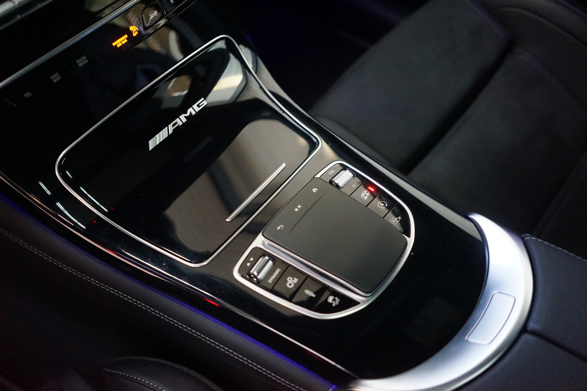 MERCEDES-BENZ GLC 63 AMG 4Matic 9G-Tronic-image-18