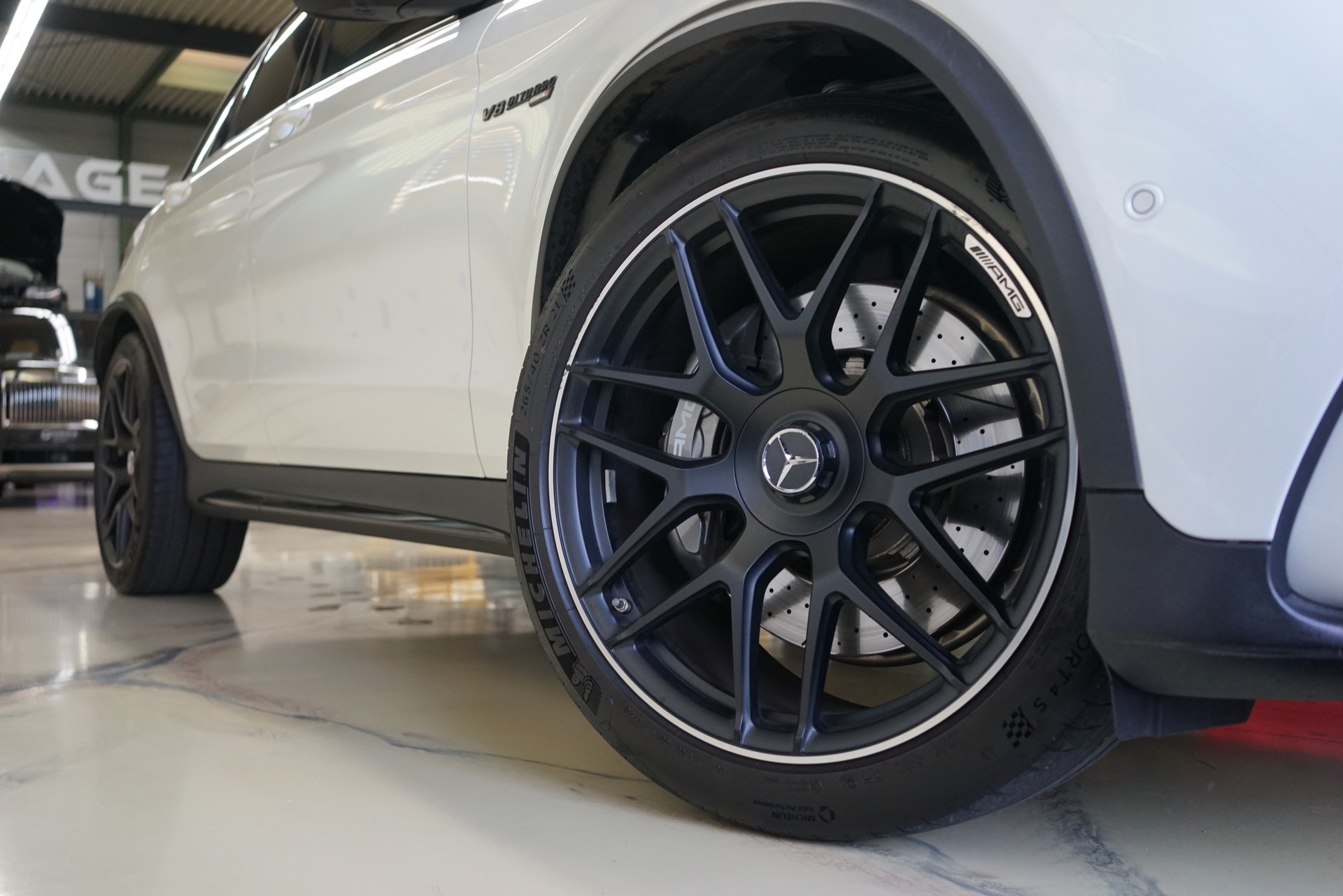 MERCEDES-BENZ GLC 63 AMG 4Matic 9G-Tronic-image-13