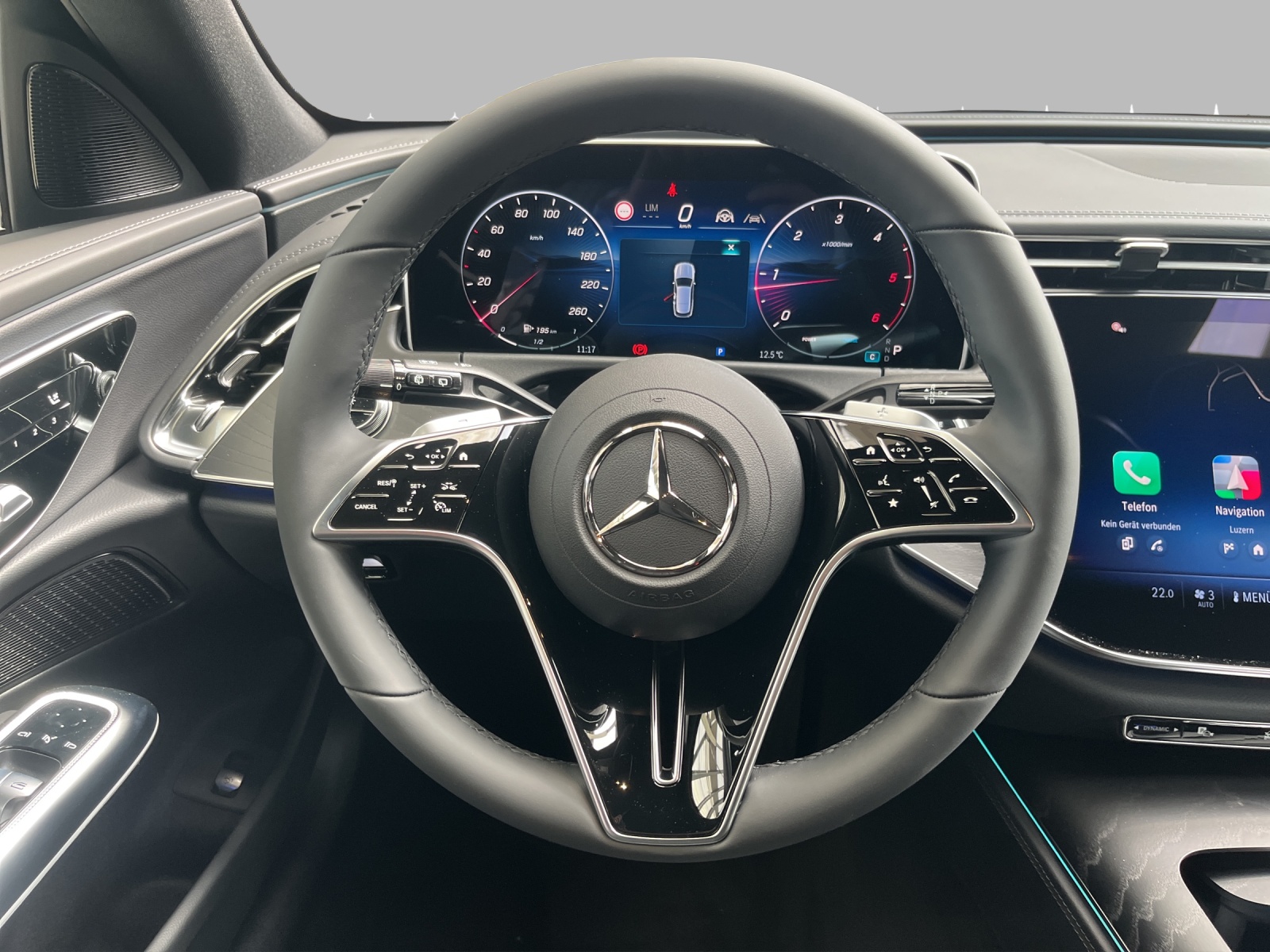 MERCEDES-BENZ E 220 d T 4Matic 9G-Tronic-image-11
