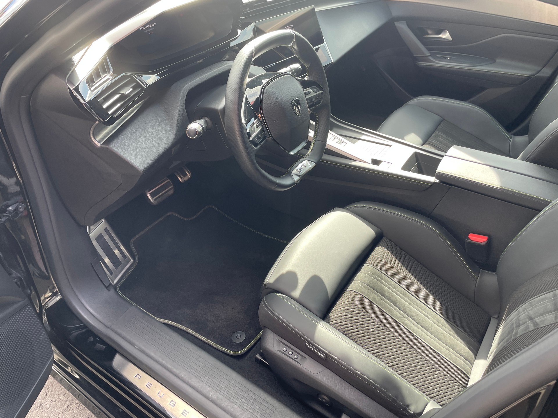 PEUGEOT 308 SW 1.2 Pure Tech GT EAT8-image-14