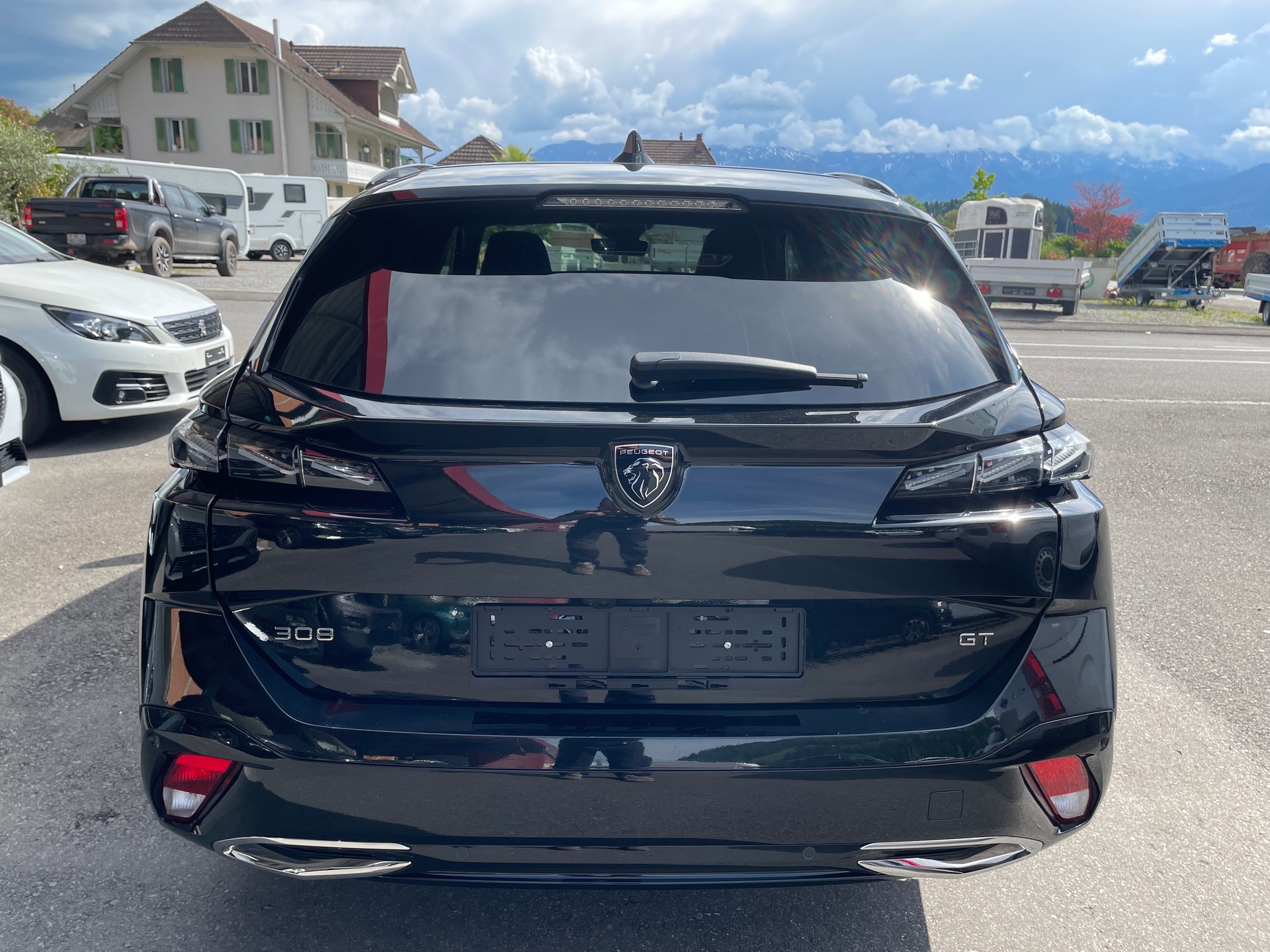 PEUGEOT 308 SW 1.2 Pure Tech GT EAT8-image-4