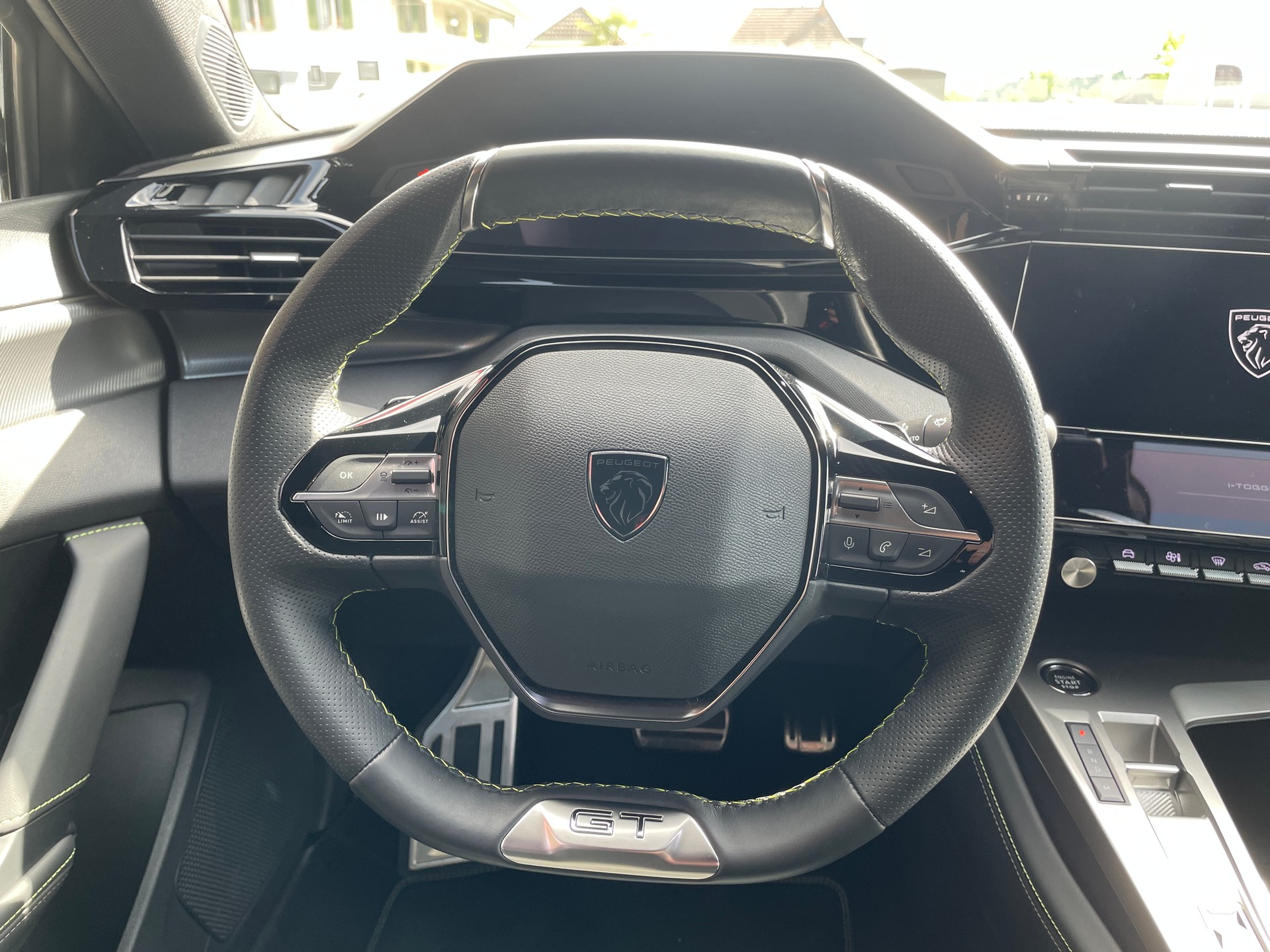 PEUGEOT 308 SW 1.2 Pure Tech GT EAT8-image-9