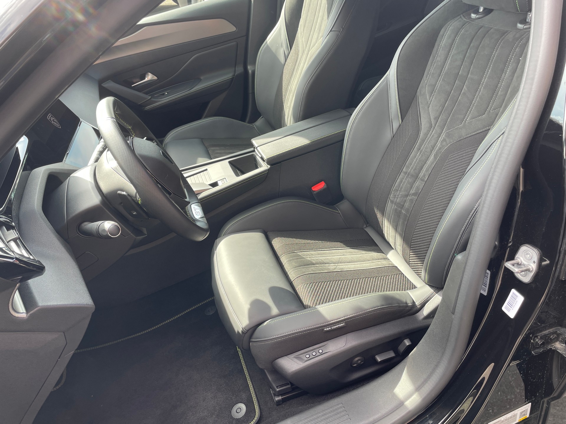 PEUGEOT 308 SW 1.2 Pure Tech GT EAT8-image-15