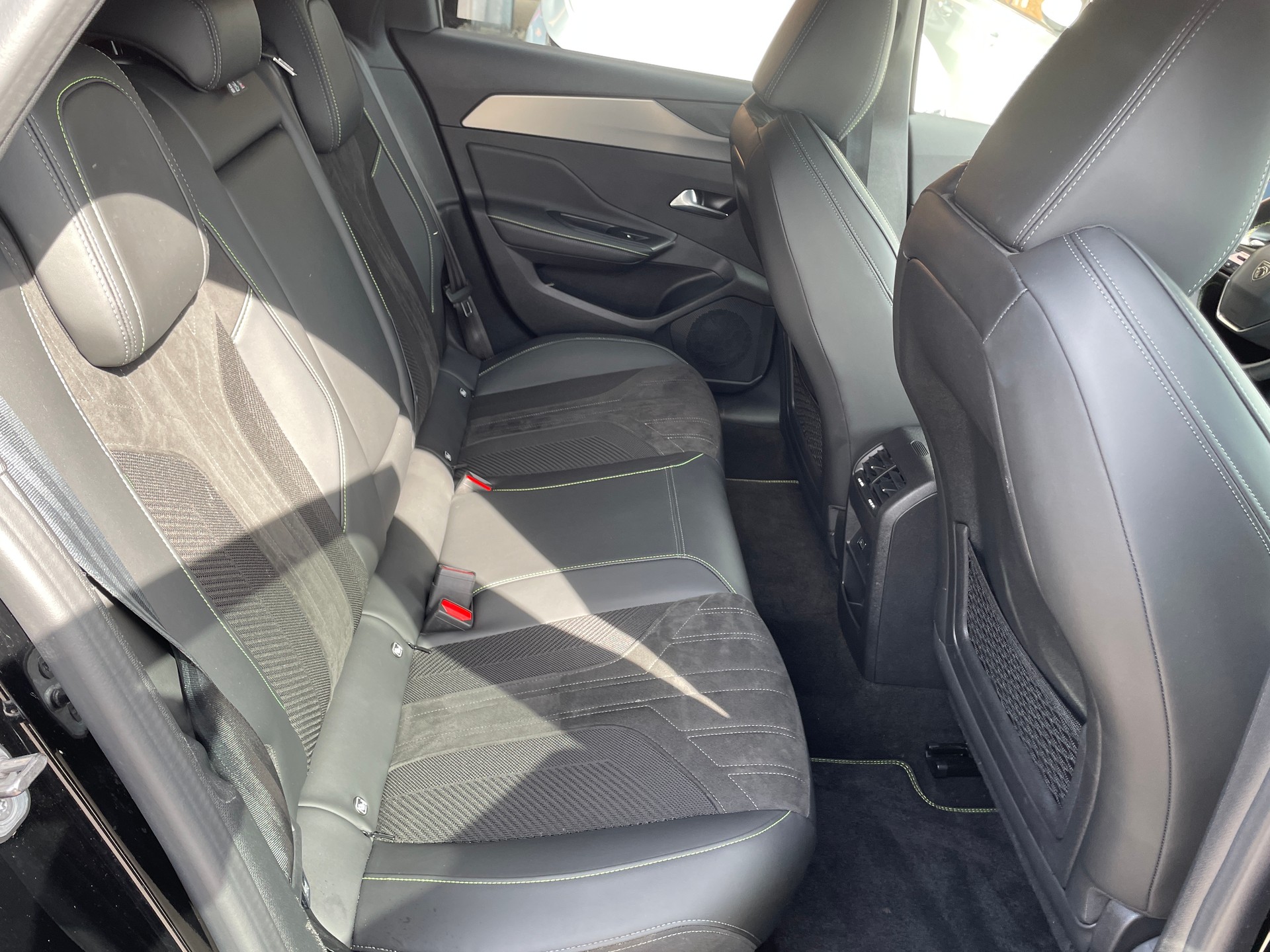 PEUGEOT 308 SW 1.2 Pure Tech GT EAT8-image-6