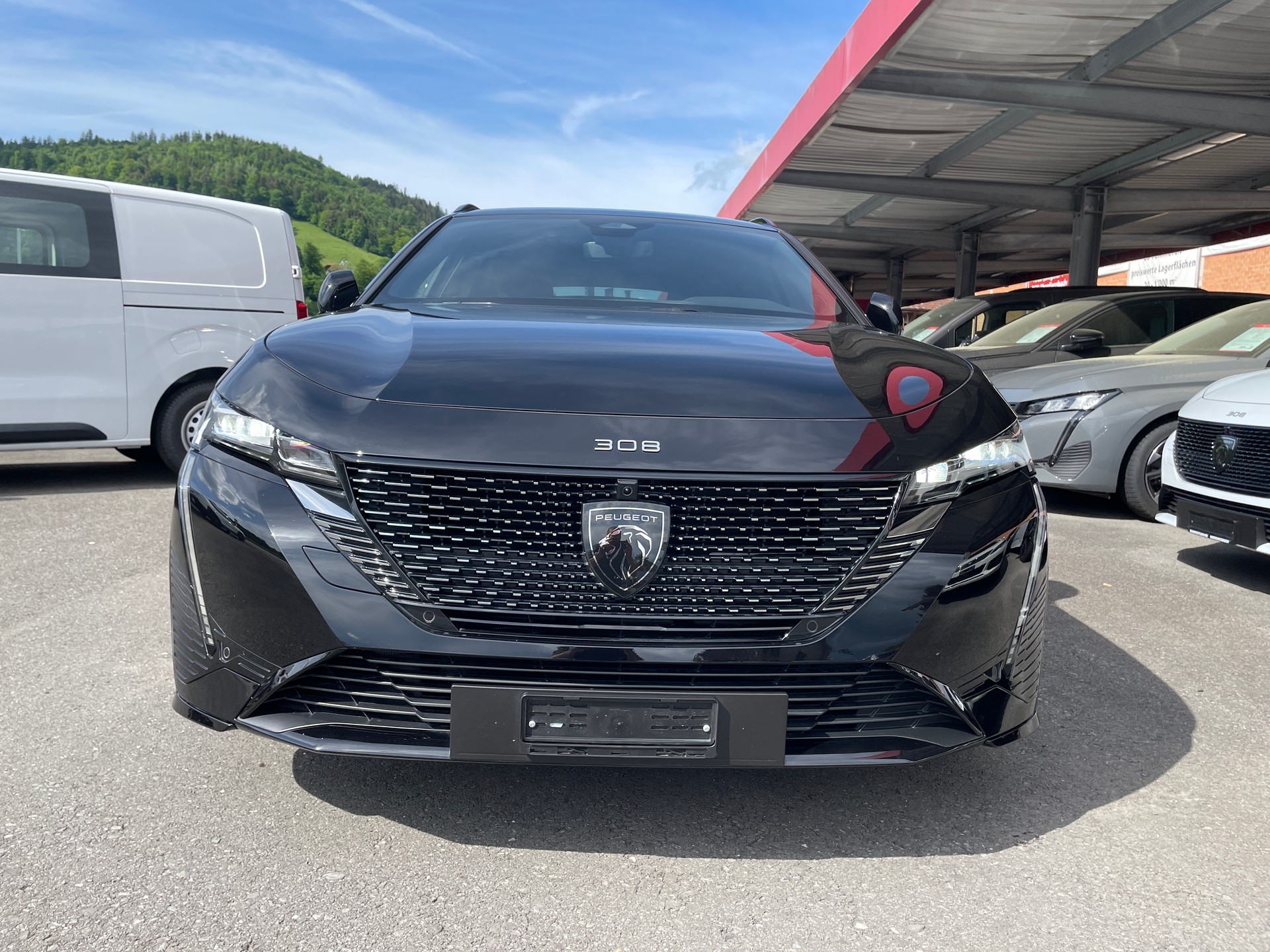 PEUGEOT 308 SW 1.2 Pure Tech GT EAT8-image-1