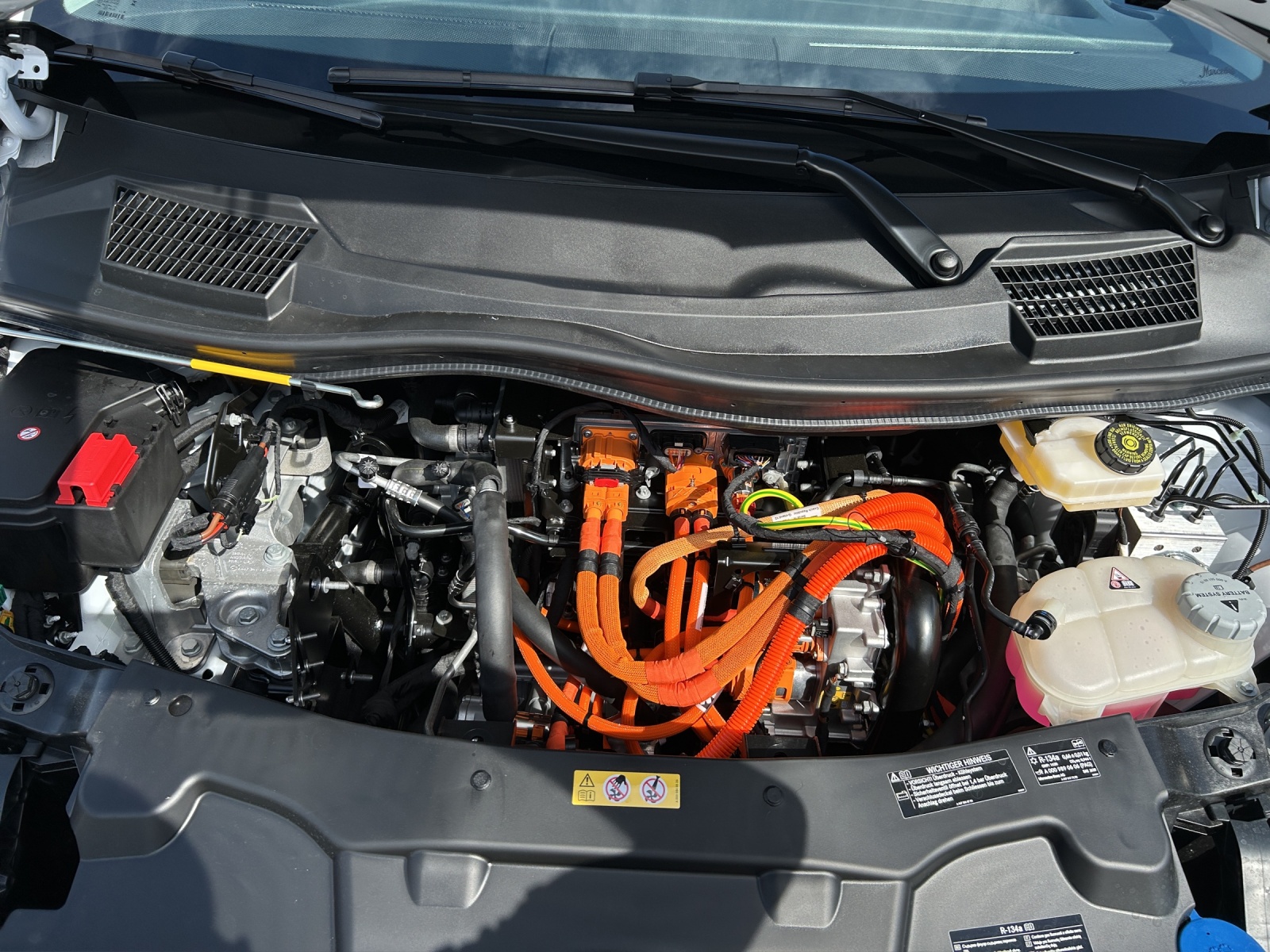MERCEDES-BENZ eVito Kasten 60kWh Lang-image-11