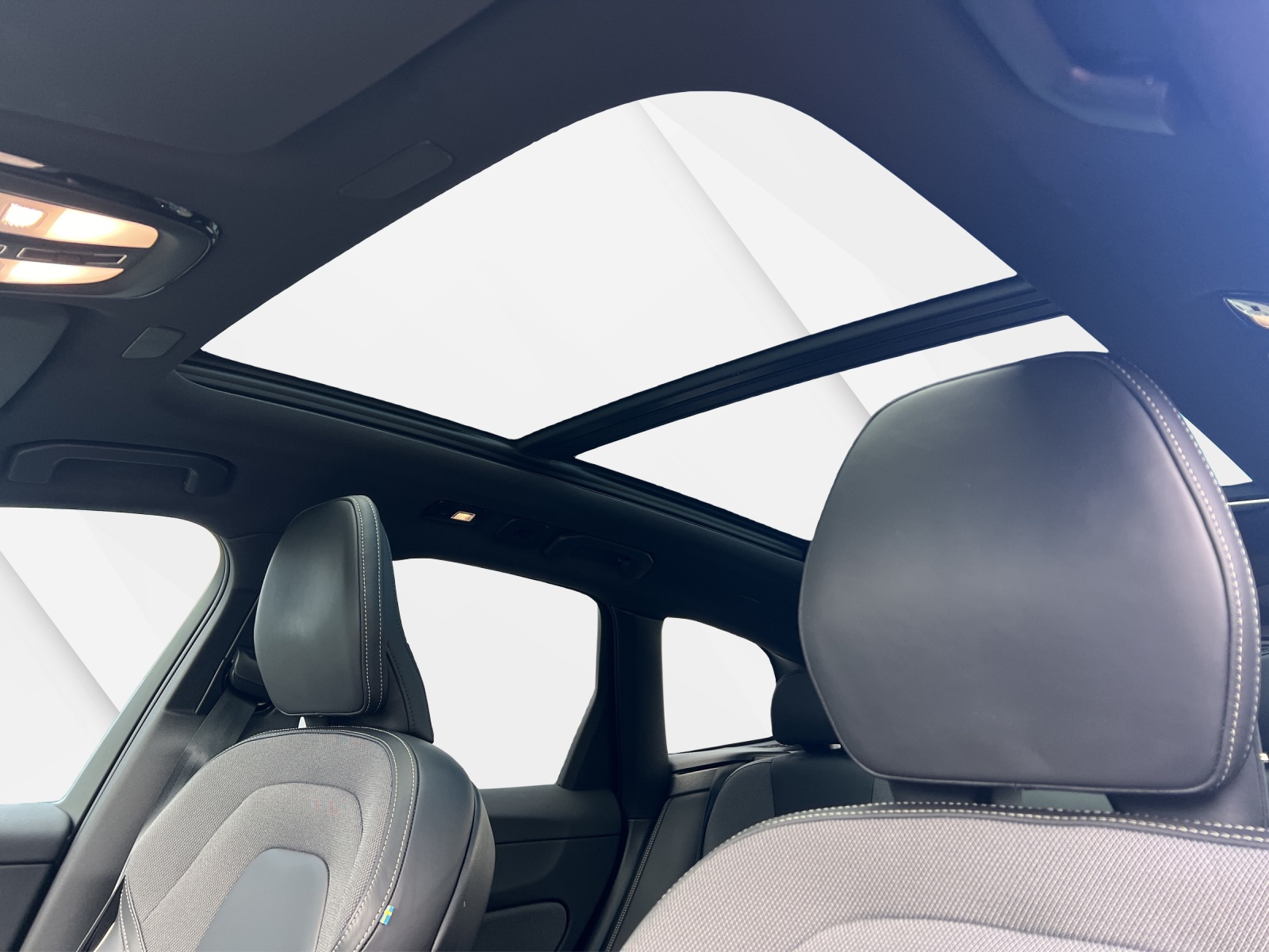 VOLVO XC60 2.0 T8 TE Plus Dark eAWD-image-15
