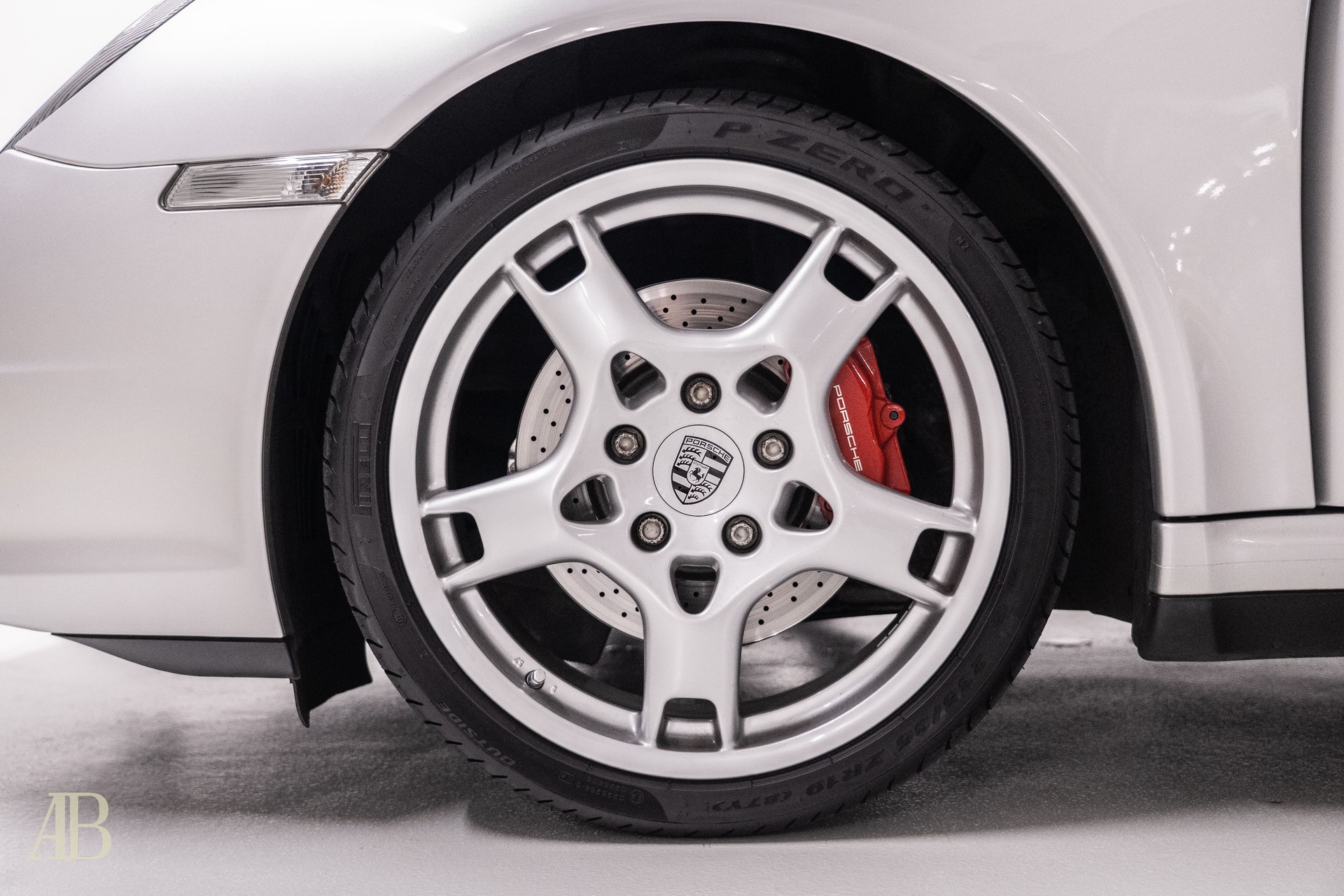 PORSCHE 911 Carrera 4S-image-4
