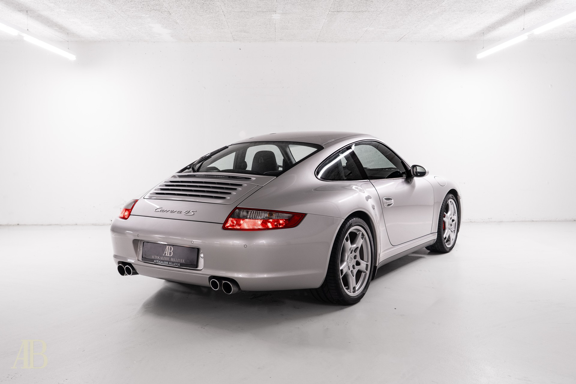 PORSCHE 911 Carrera 4S-image-7