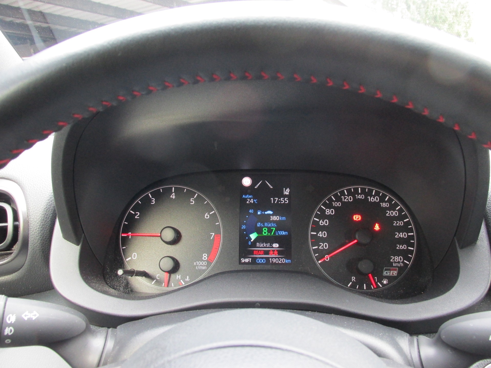 TOYOTA Yaris 1.6 GR Sport-image-9