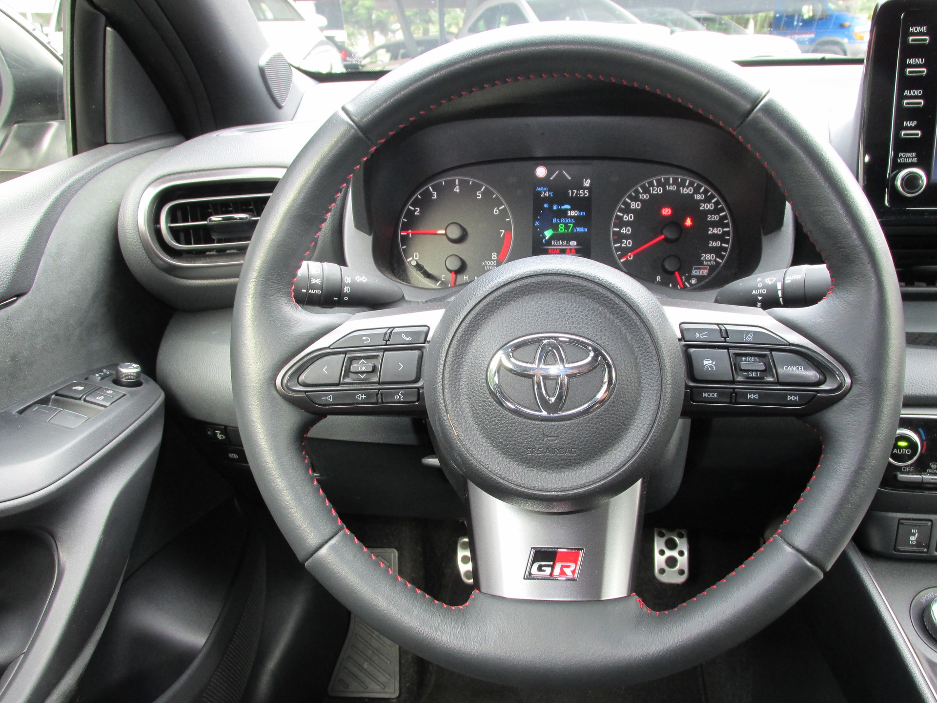 TOYOTA Yaris 1.6 GR Sport-image-10