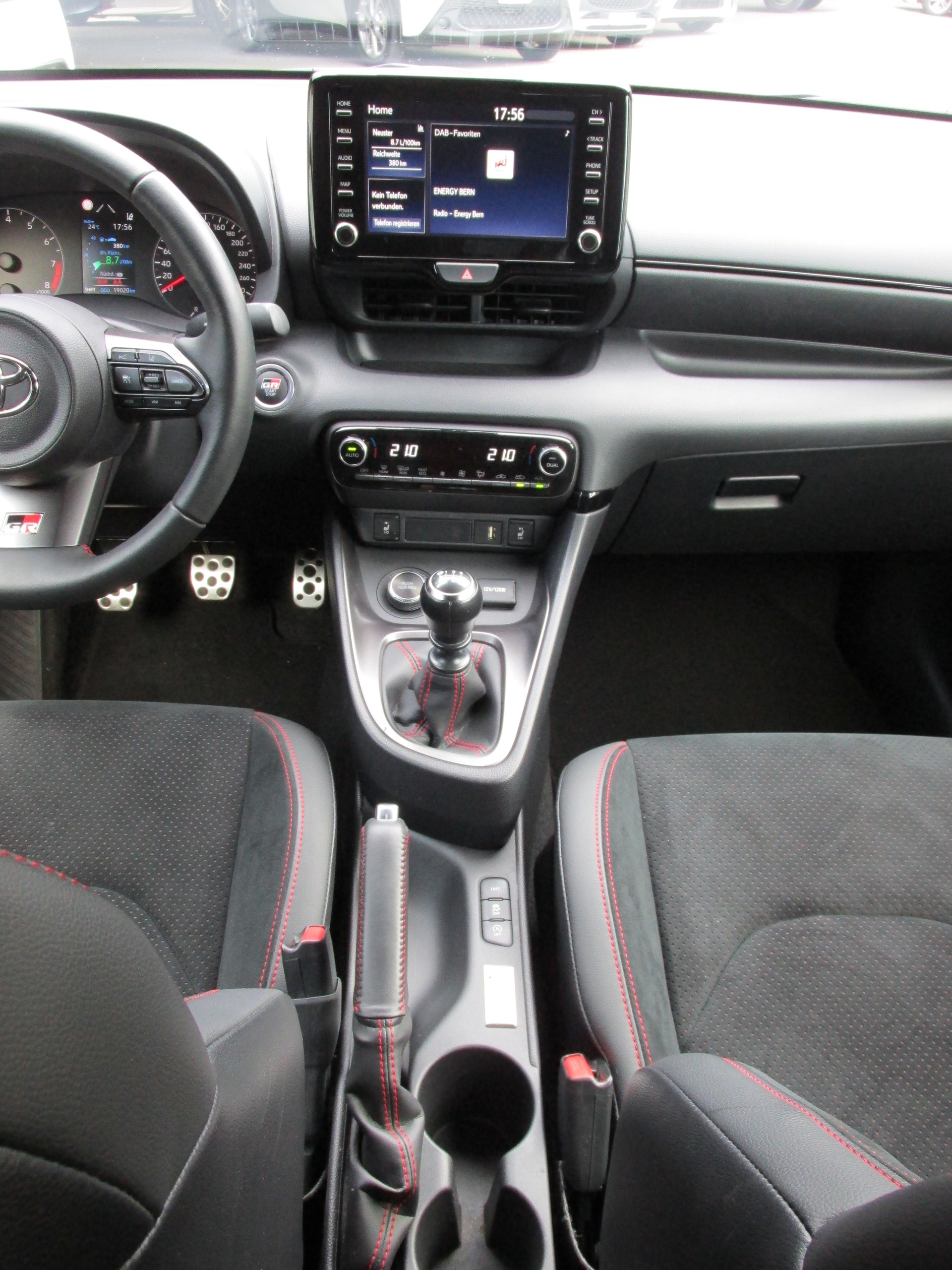 TOYOTA Yaris 1.6 GR Sport-image-12