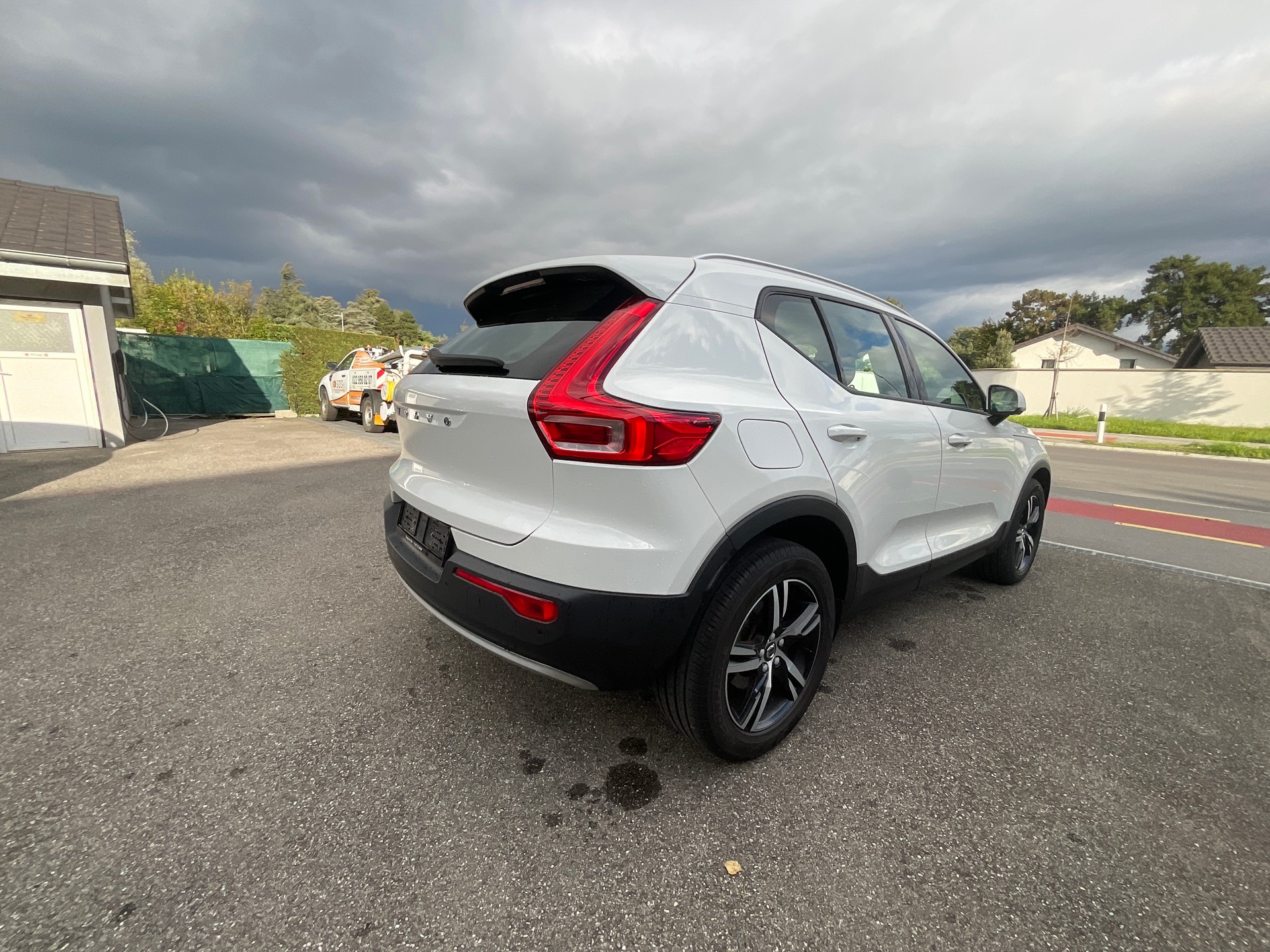 VOLVO XC40 T4 AWD Momentum Geartronic-image-4