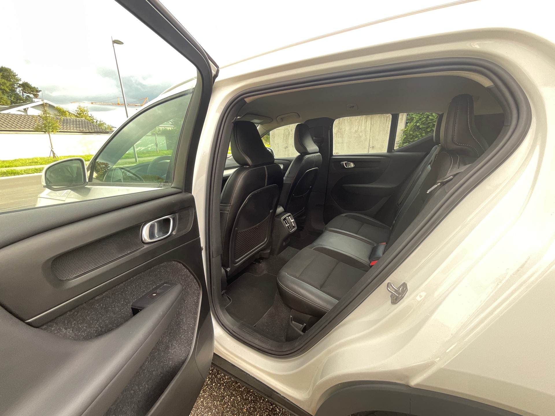 VOLVO XC40 T4 AWD Momentum Geartronic-image-9