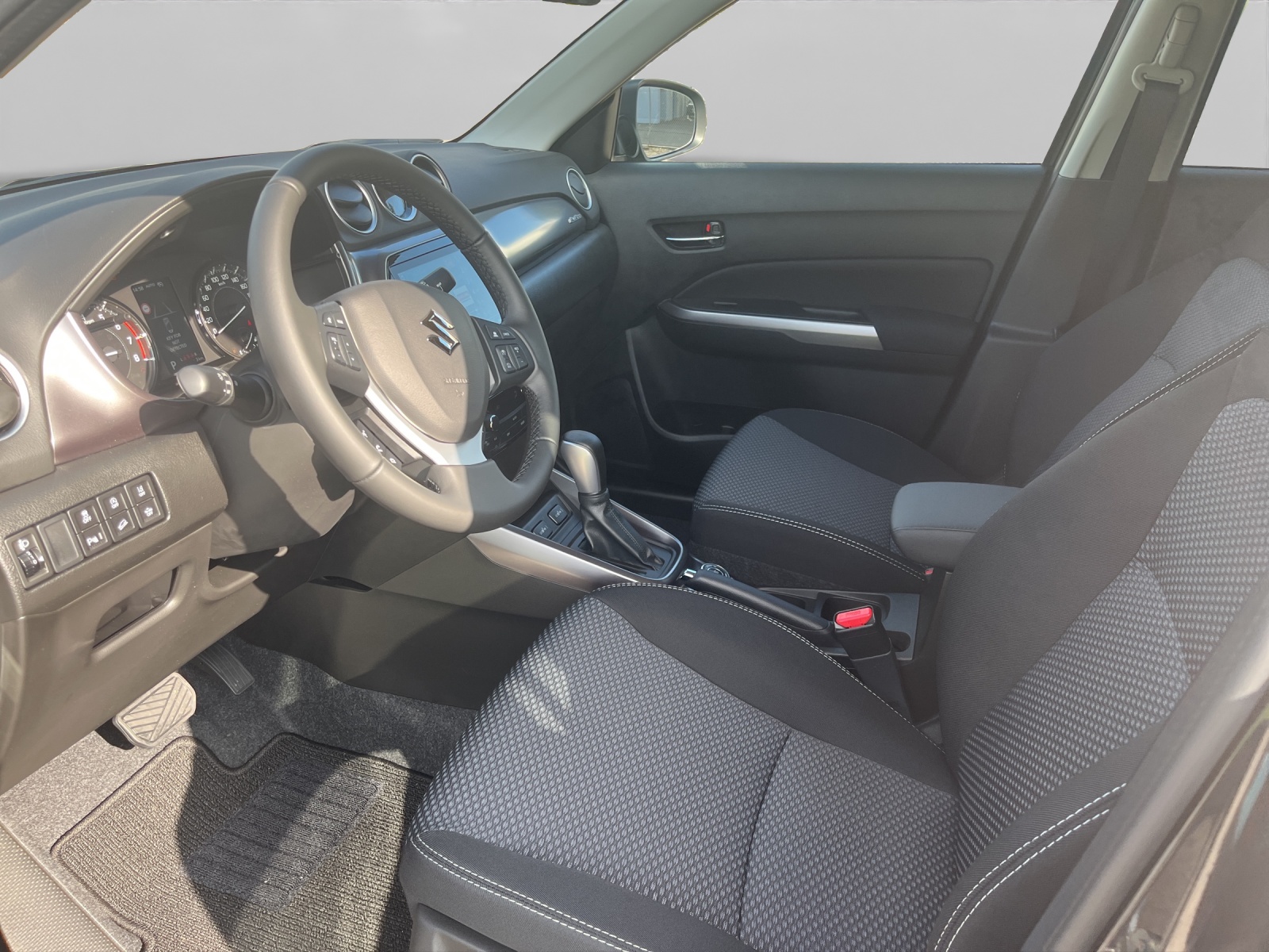 SUZUKI Vitara 1.4 T Compact+ Hybrid 4x4-image-9