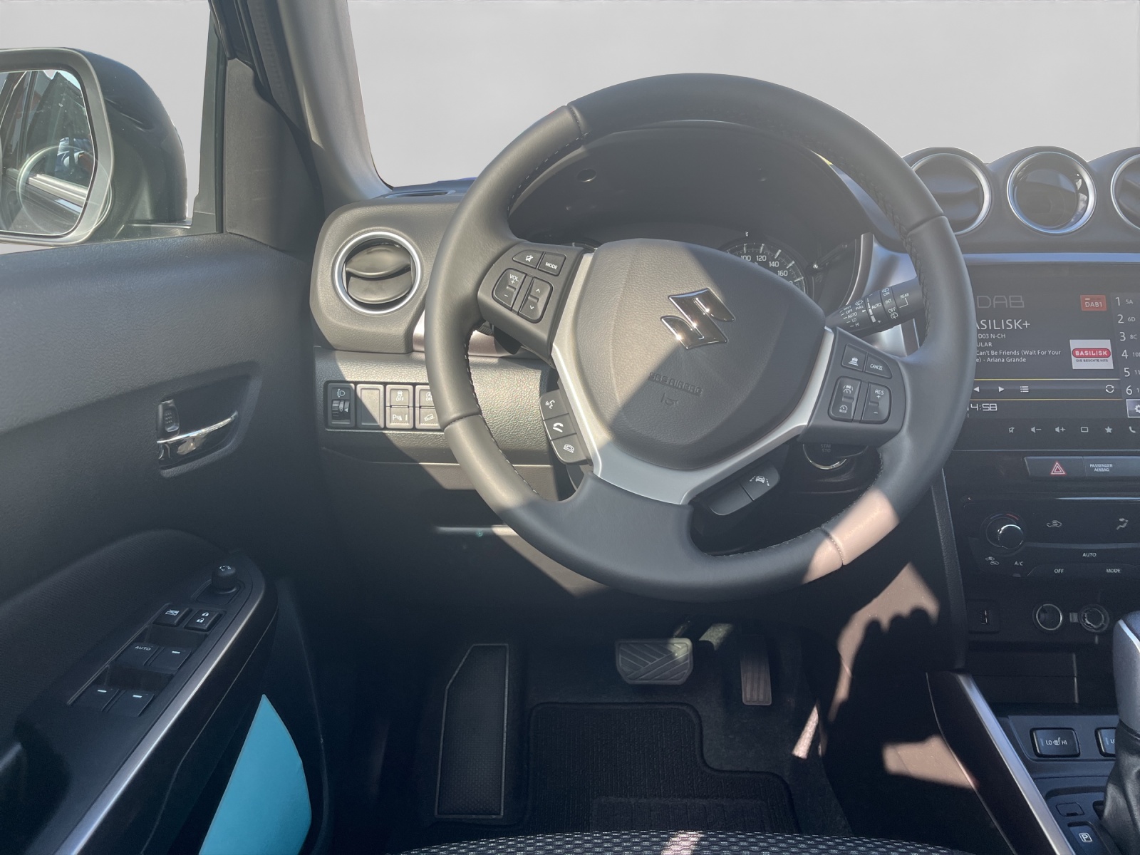 SUZUKI Vitara 1.4 T Compact+ Hybrid 4x4-image-10