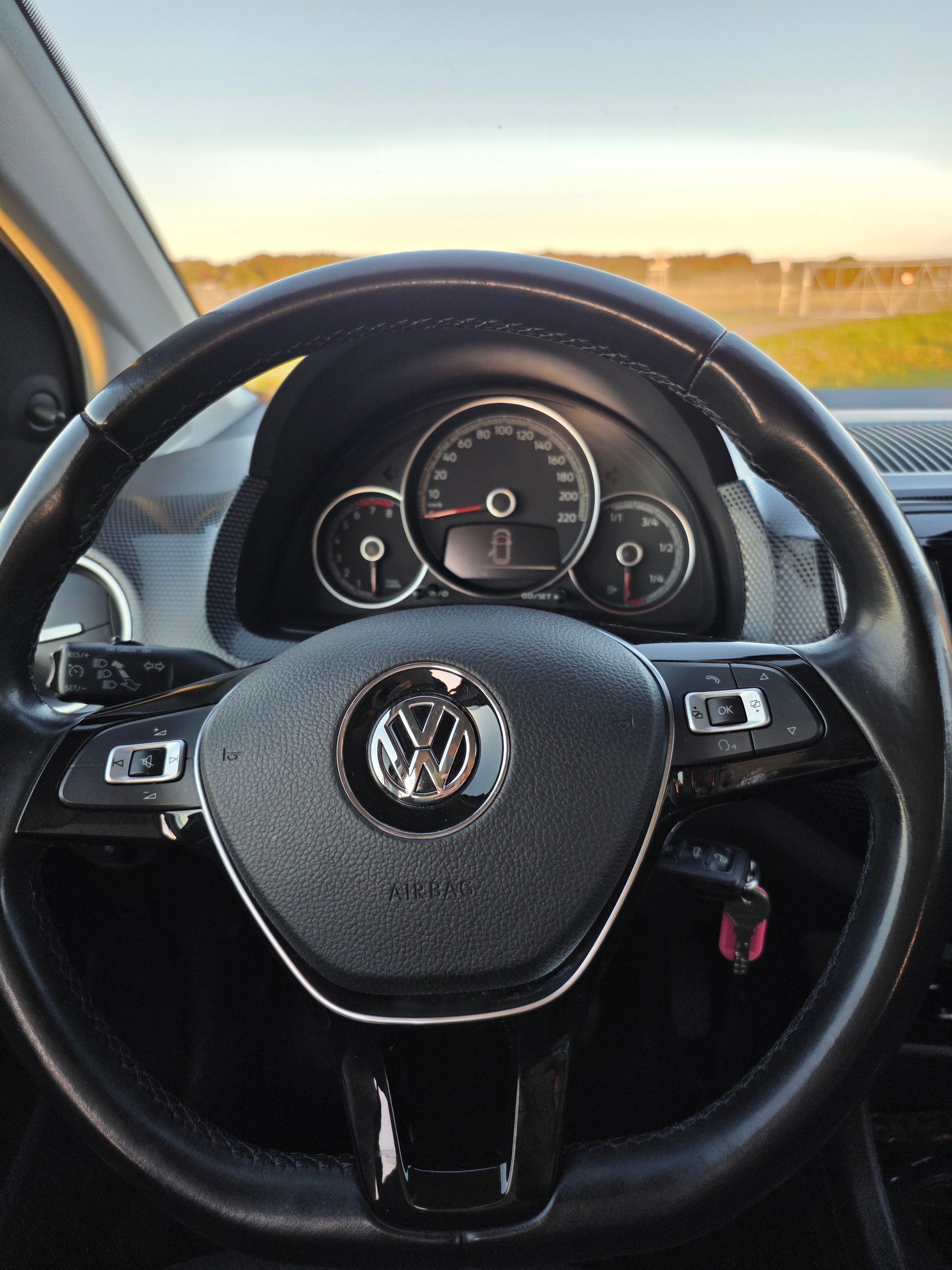 VW Up / AUTOMAT / Frisch mfk 05.10.2026 / TOPFAHRZEUG-image-7