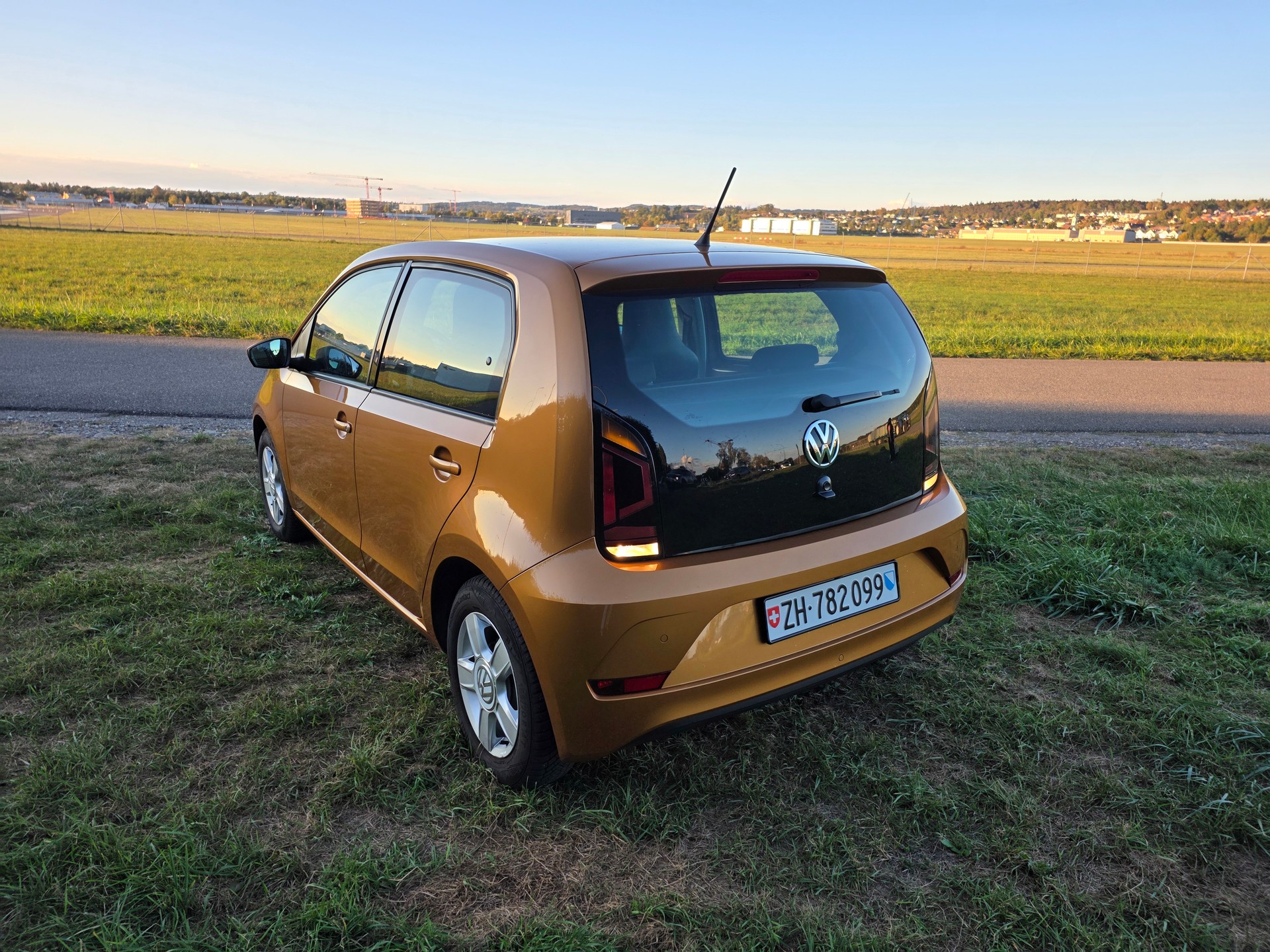 VW Up / AUTOMAT / Frisch mfk 05.10.2026 / TOPFAHRZEUG-image-2