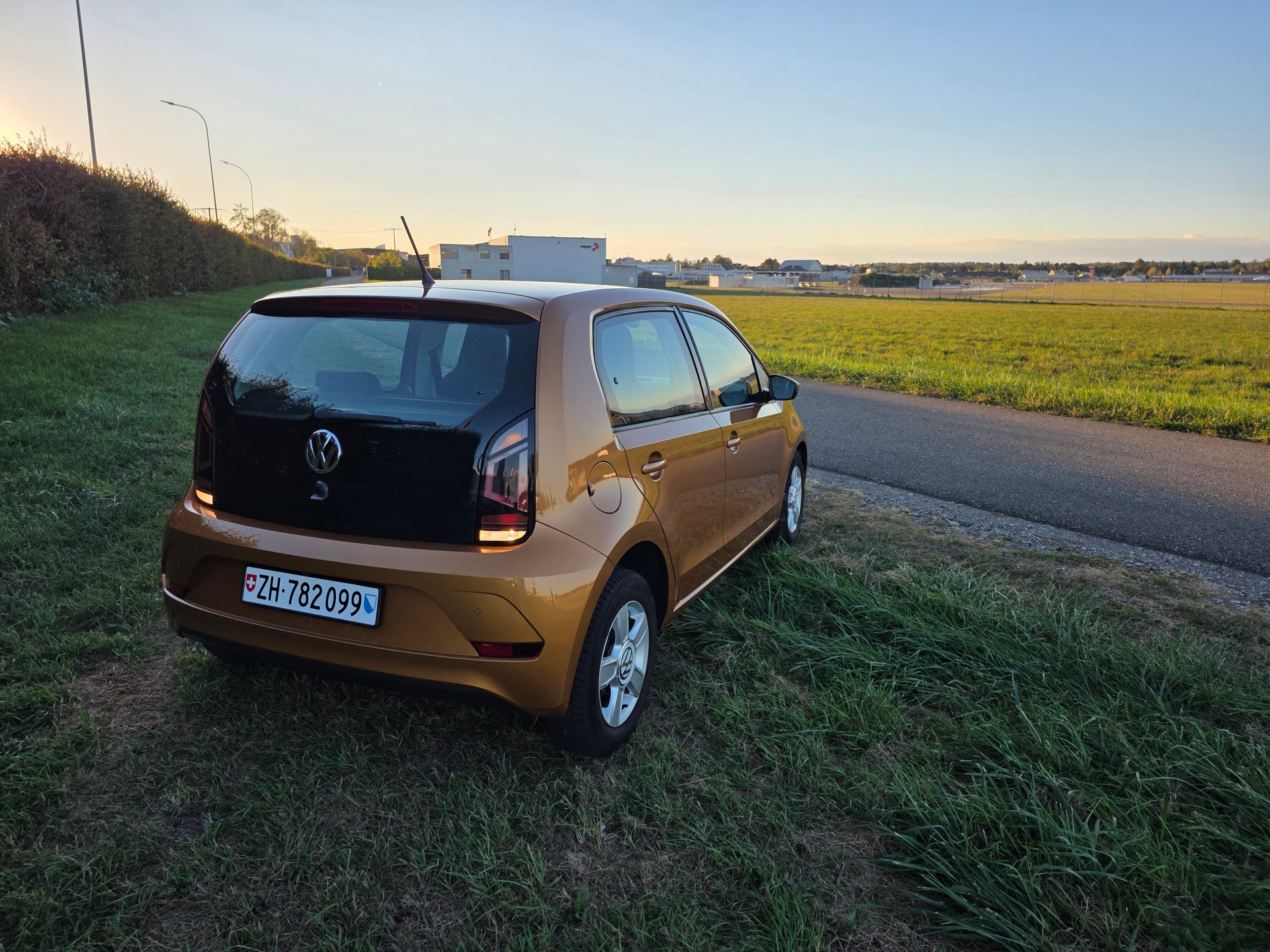 VW Up / AUTOMAT / Frisch mfk 05.10.2026 / TOPFAHRZEUG-image-4
